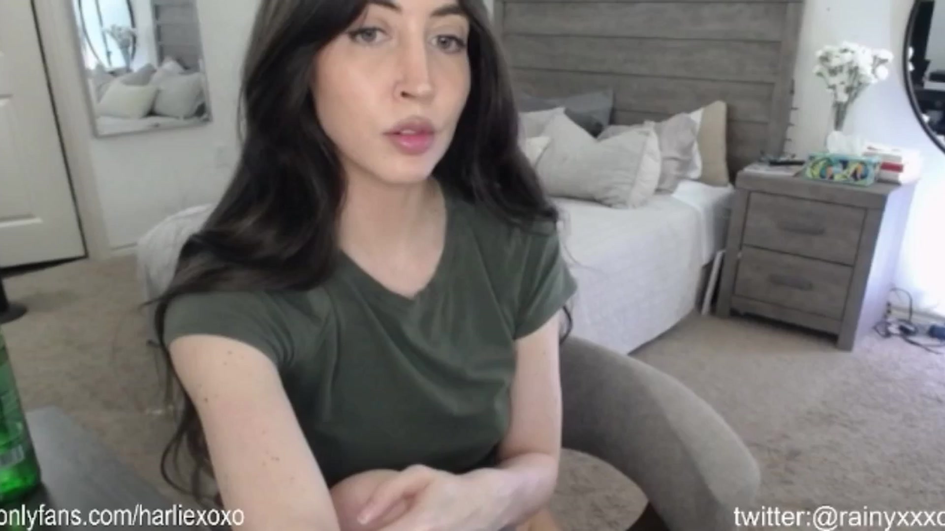 Gallery image thumbnail from SweetHarlie's myfreecams stream on, 08/28/2024, 23:12 image 2 of 20