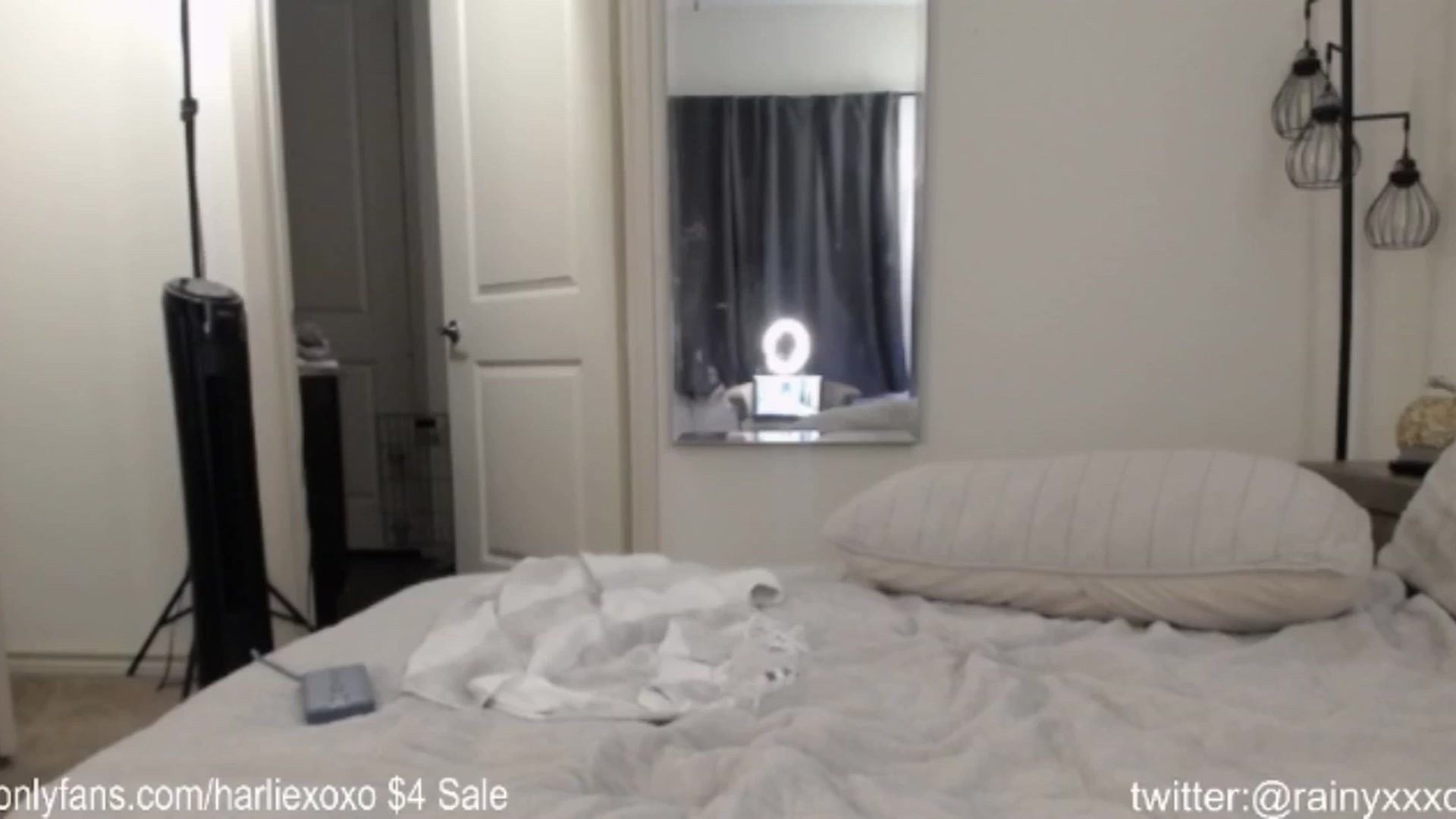 Gallery image thumbnail from SweetHarlie's myfreecams stream on, 09/19/2024, 24:44 image 14 of 20