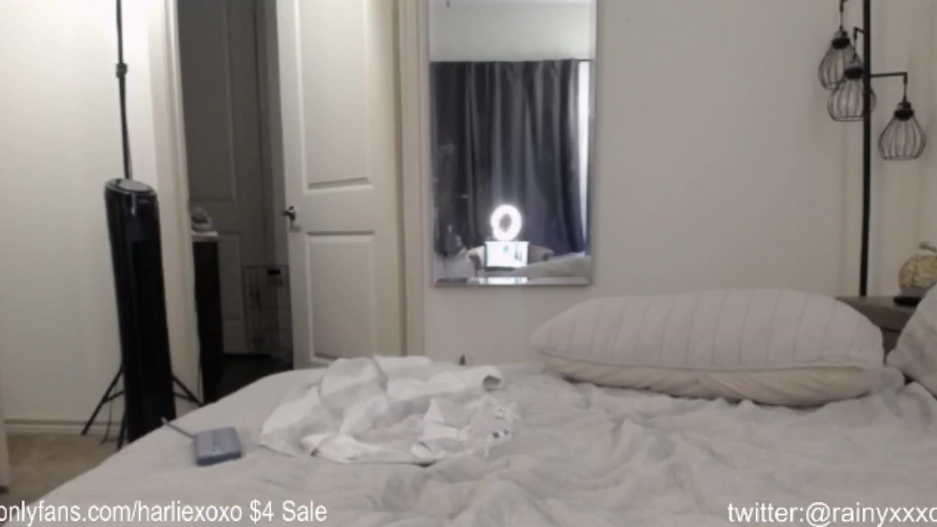 Gallery image thumbnail from SweetHarlie's myfreecams stream on, 09/19/2024, 24:44 image 12 of 20