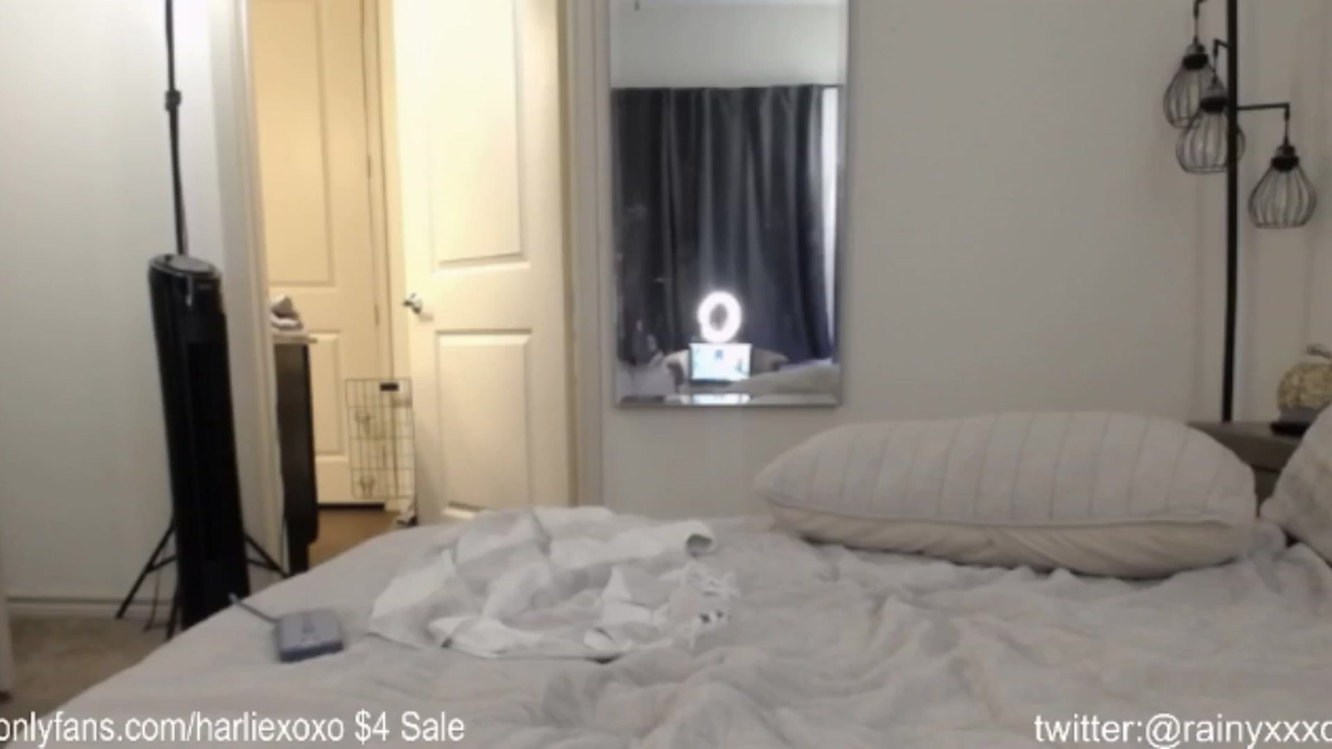 Gallery image thumbnail from SweetHarlie's myfreecams stream on, 09/19/2024, 24:44 image 15 of 20