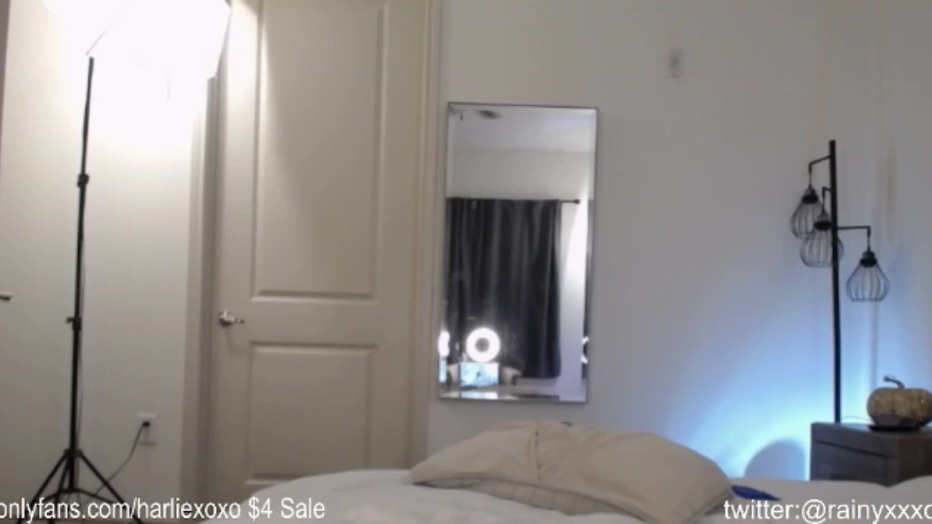 Gallery image thumbnail from SweetHarlie's myfreecams stream on, 09/20/2024, 24:56 image 15 of 20