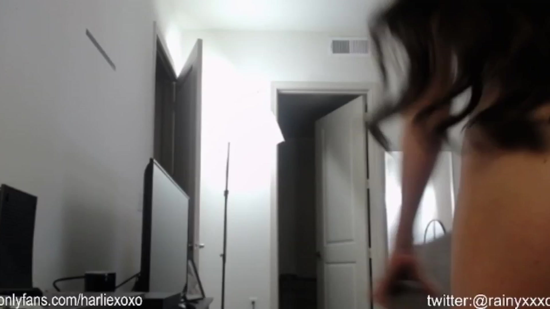 Gallery image thumbnail from SweetHarlie's myfreecams stream on, 09/26/2024, 18:28 image 3 of 20