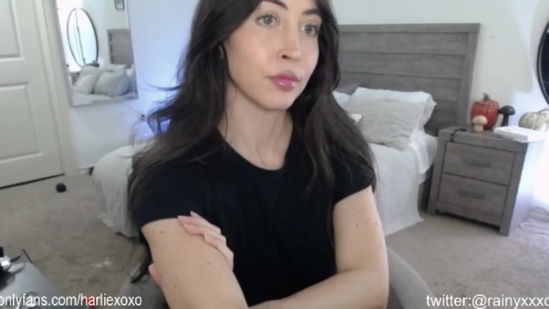 Gallery image thumbnail from SweetHarlie's myfreecams stream on, 10/18/2024, 23:38 image 20 of 20