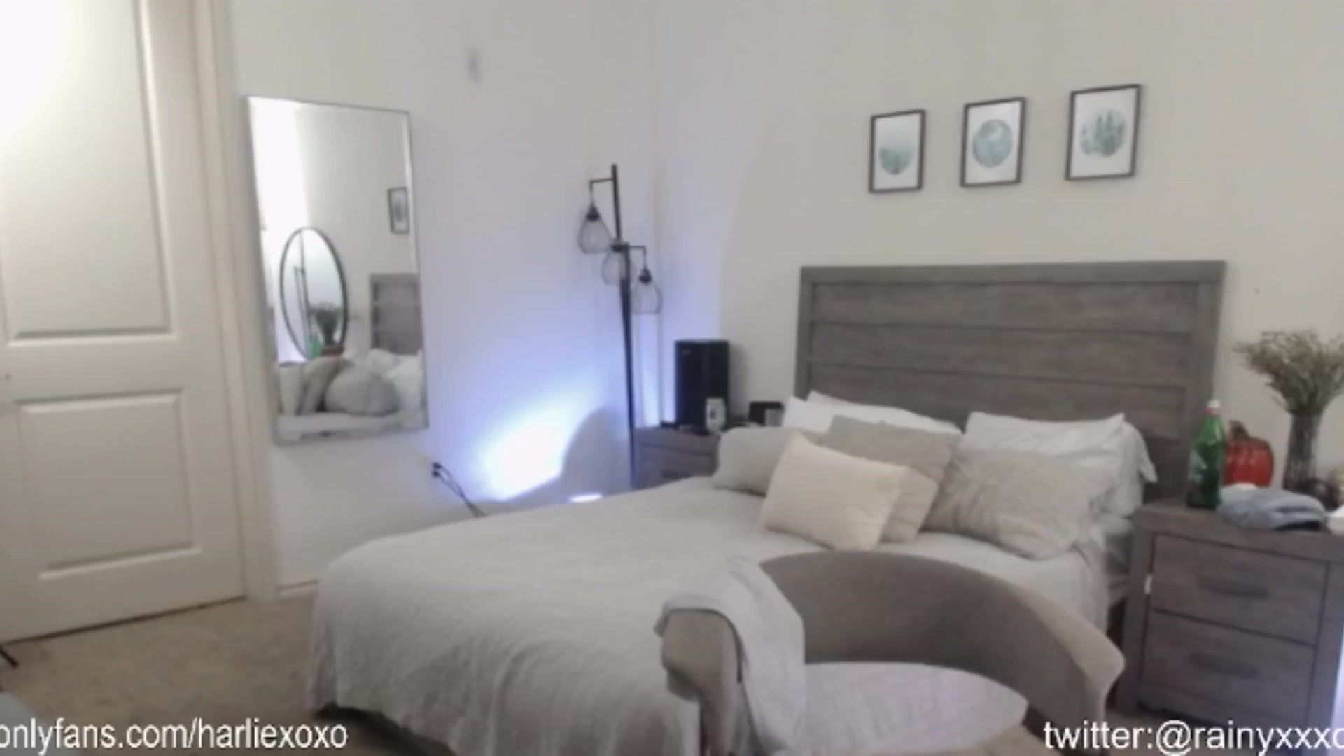Gallery image thumbnail from SweetHarlie's myfreecams stream on, 11/01/2024, 24:59 image 3 of 20