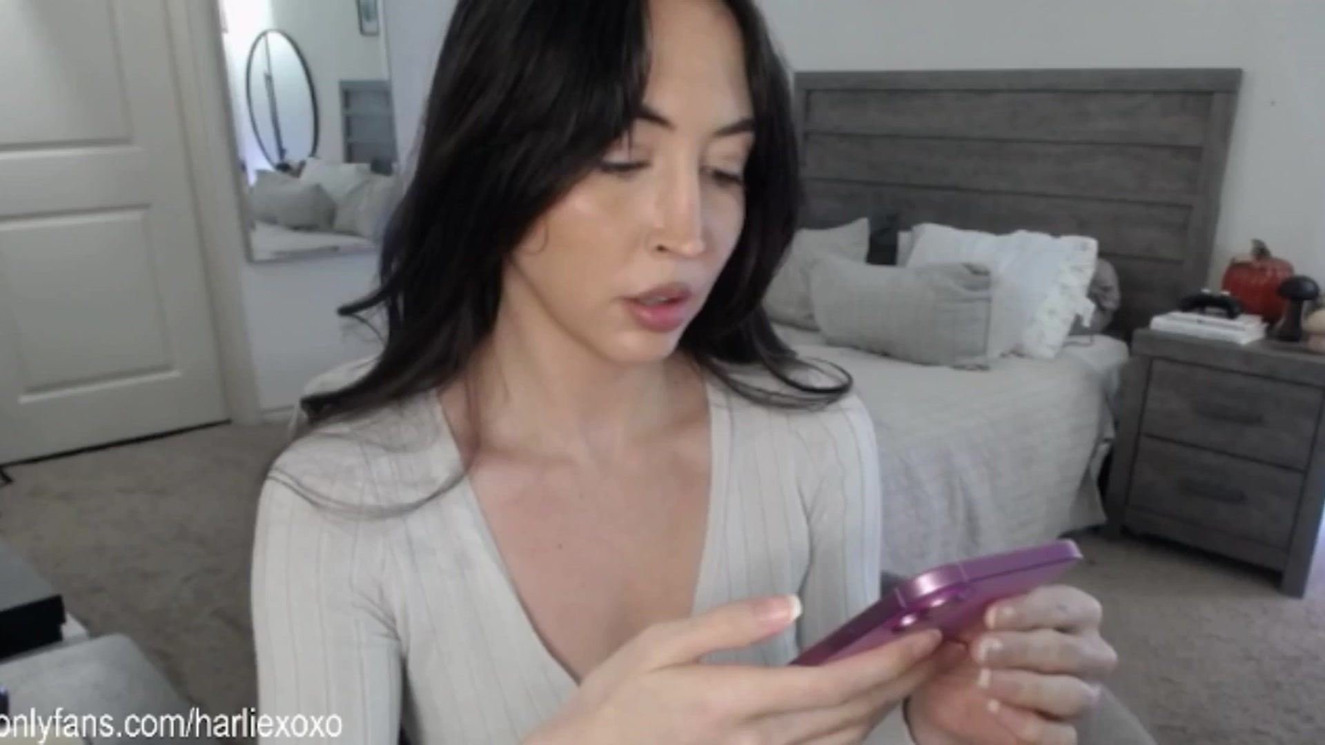 Gallery image thumbnail from SweetHarlie's myfreecams stream on, 11/25/2024, 23:05 image 7 of 20