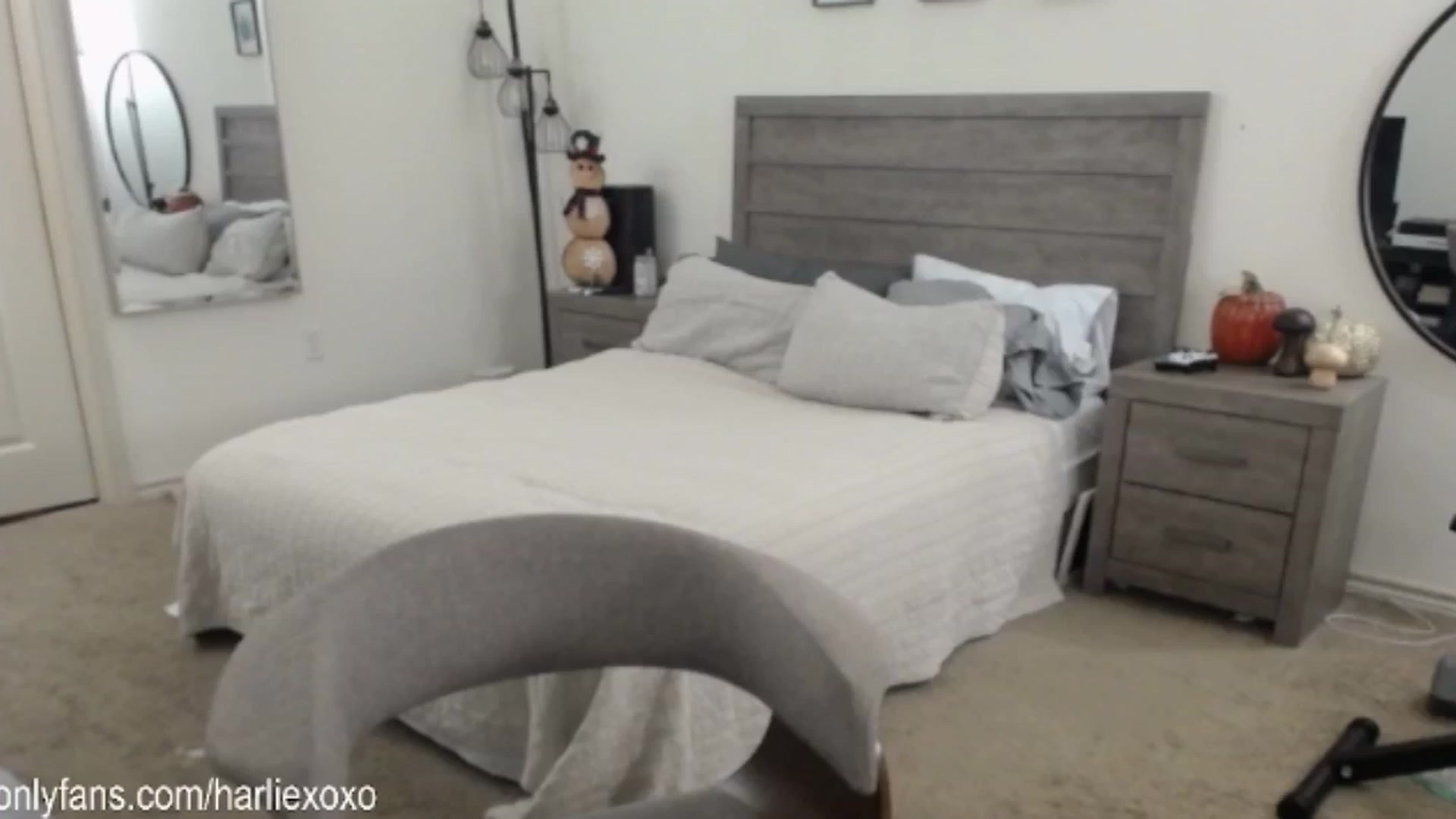 Gallery image thumbnail from SweetHarlie's myfreecams stream on, 12/12/2024, 24:03 image 15 of 20