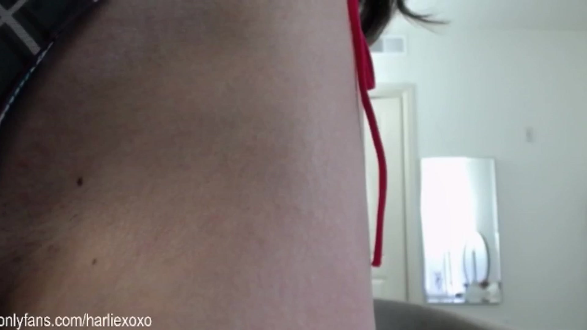 Gallery image thumbnail from SweetHarlie's myfreecams stream on, 12/20/2024, 22:03 image 18 of 20
