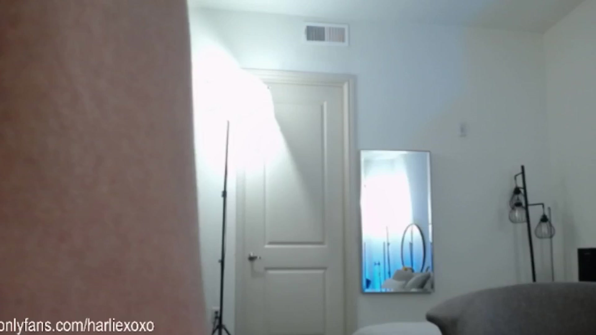 Gallery image thumbnail from SweetHarlie's myfreecams stream on, 02/15/2025, 24:00 image 8 of 20