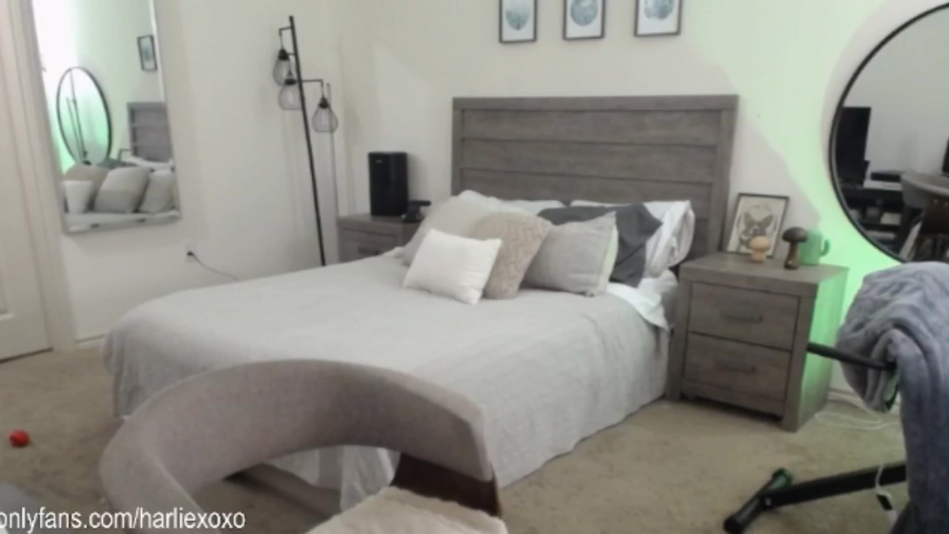 Gallery image thumbnail from SweetHarlie's myfreecams stream on, 02/27/2025, 23:11 image 9 of 20