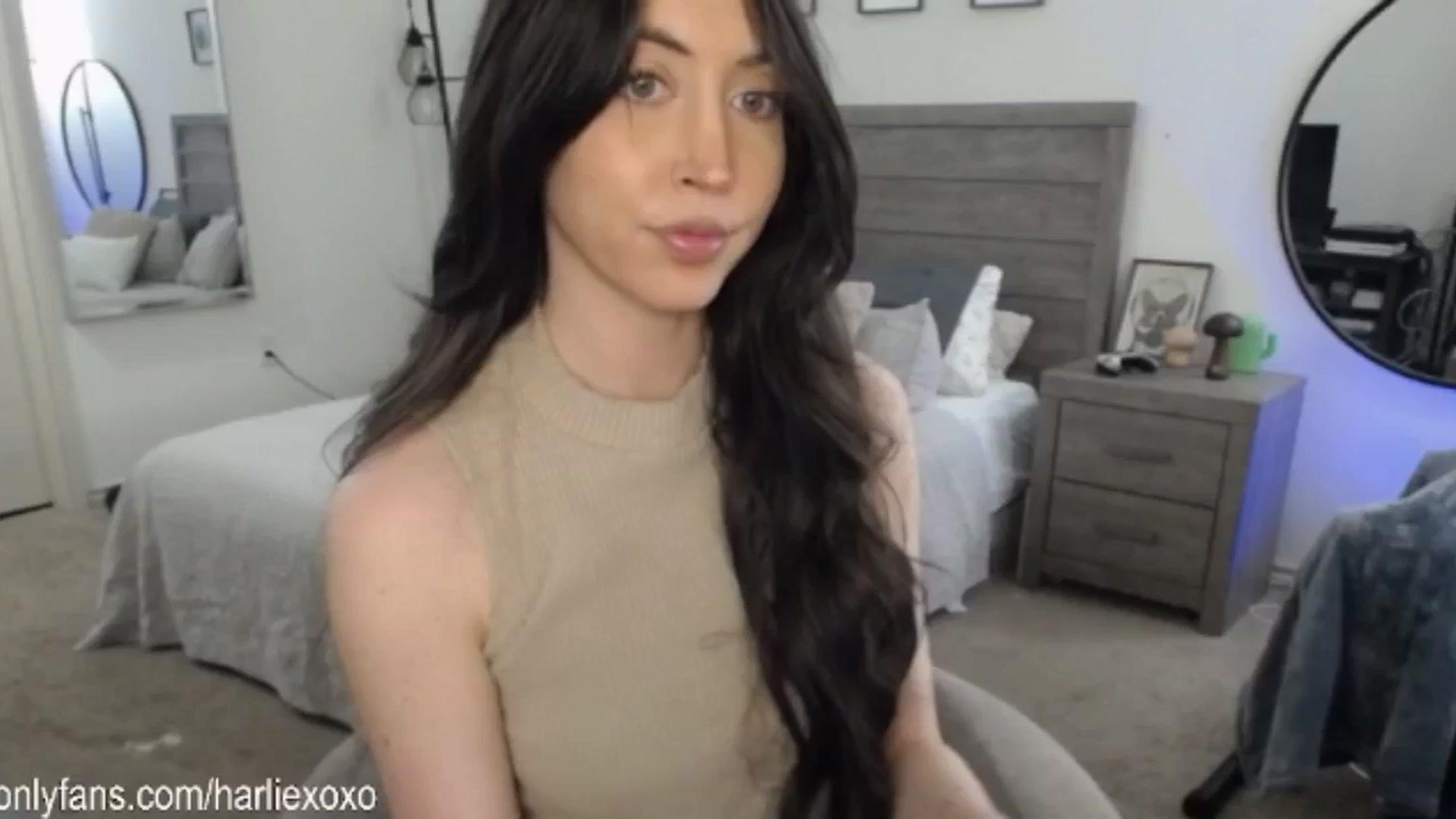 Gallery image thumbnail from SweetHarlie's myfreecams stream on, 03/04/2025, 23:47 image 11 of 20