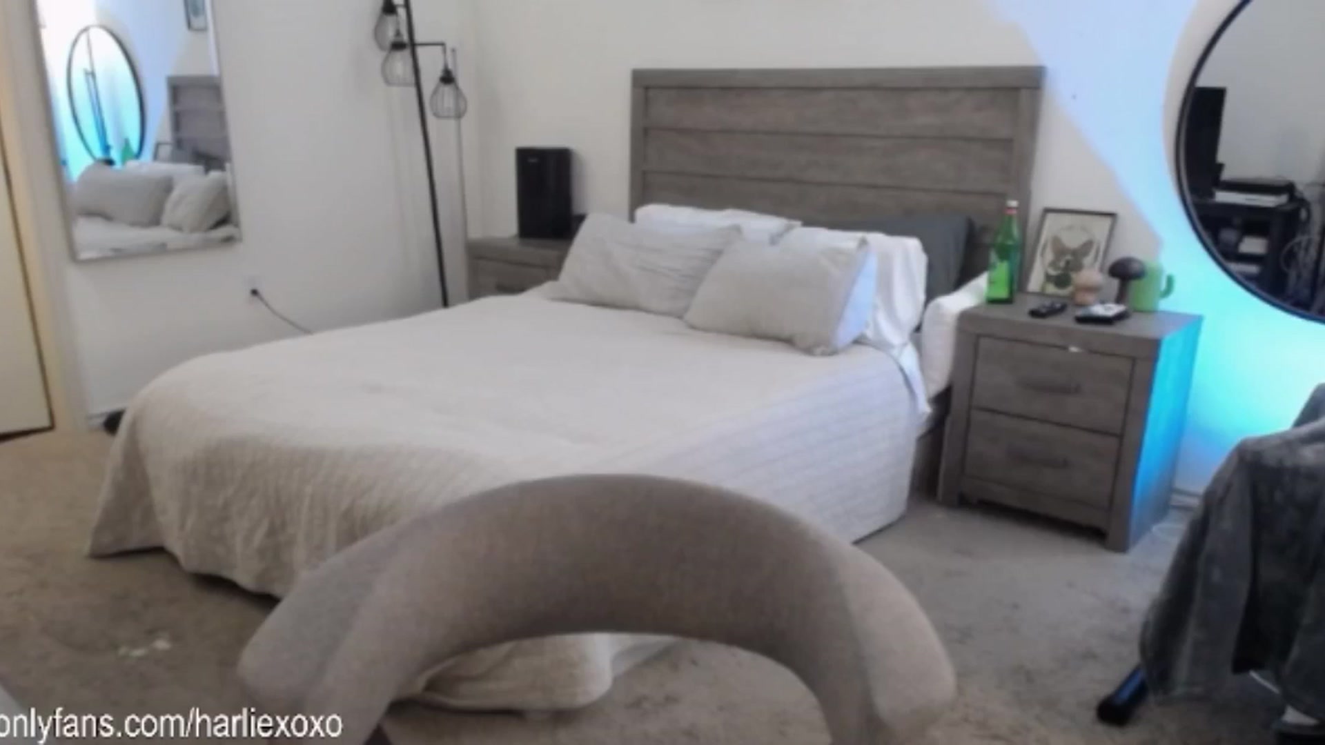 Gallery image thumbnail from SweetHarlie's myfreecams stream on, 03/07/2025, 21:27 image 17 of 20