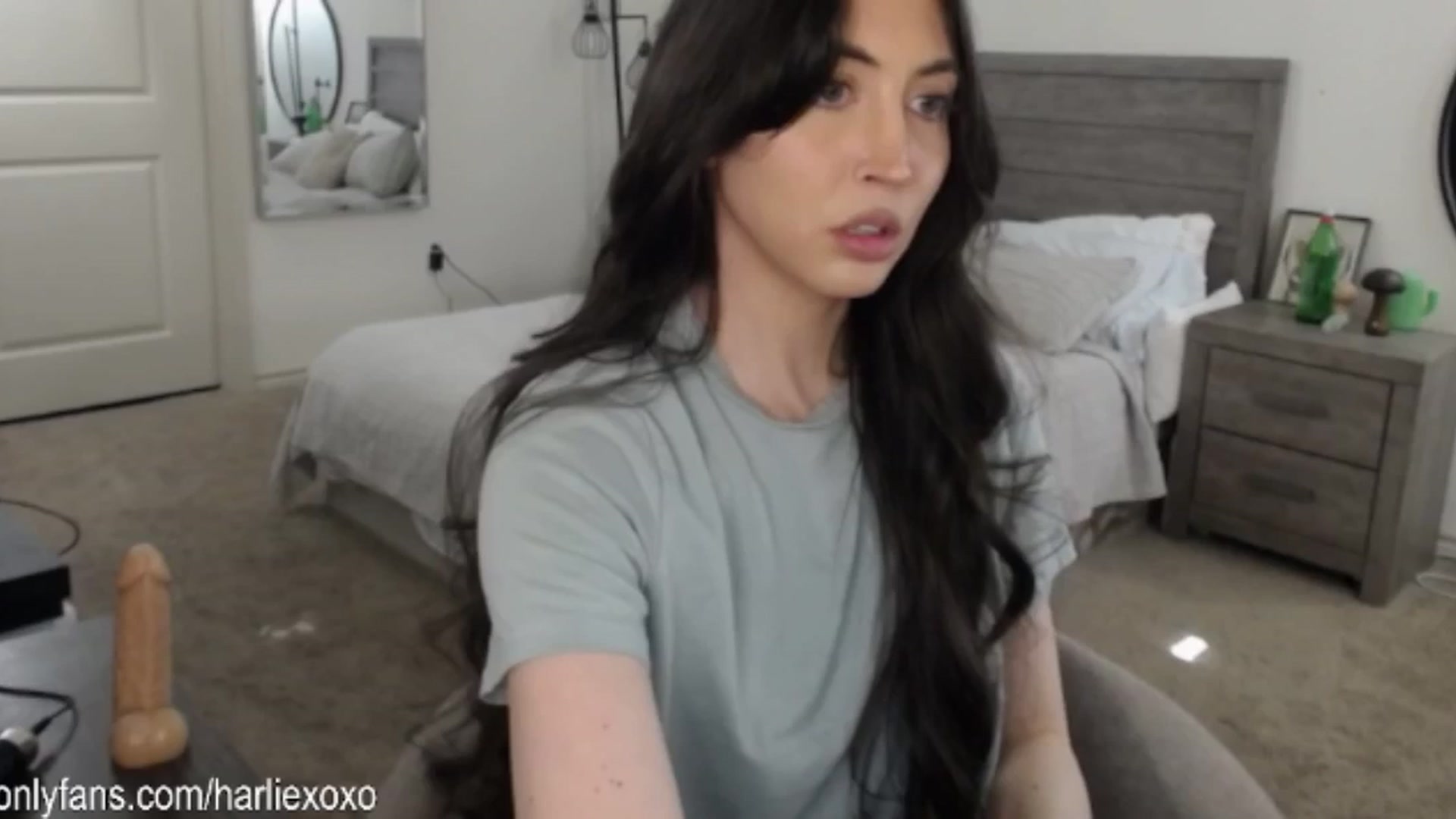 Gallery image thumbnail from SweetHarlie's myfreecams stream on, 03/10/2025, 22:52 image 18 of 20