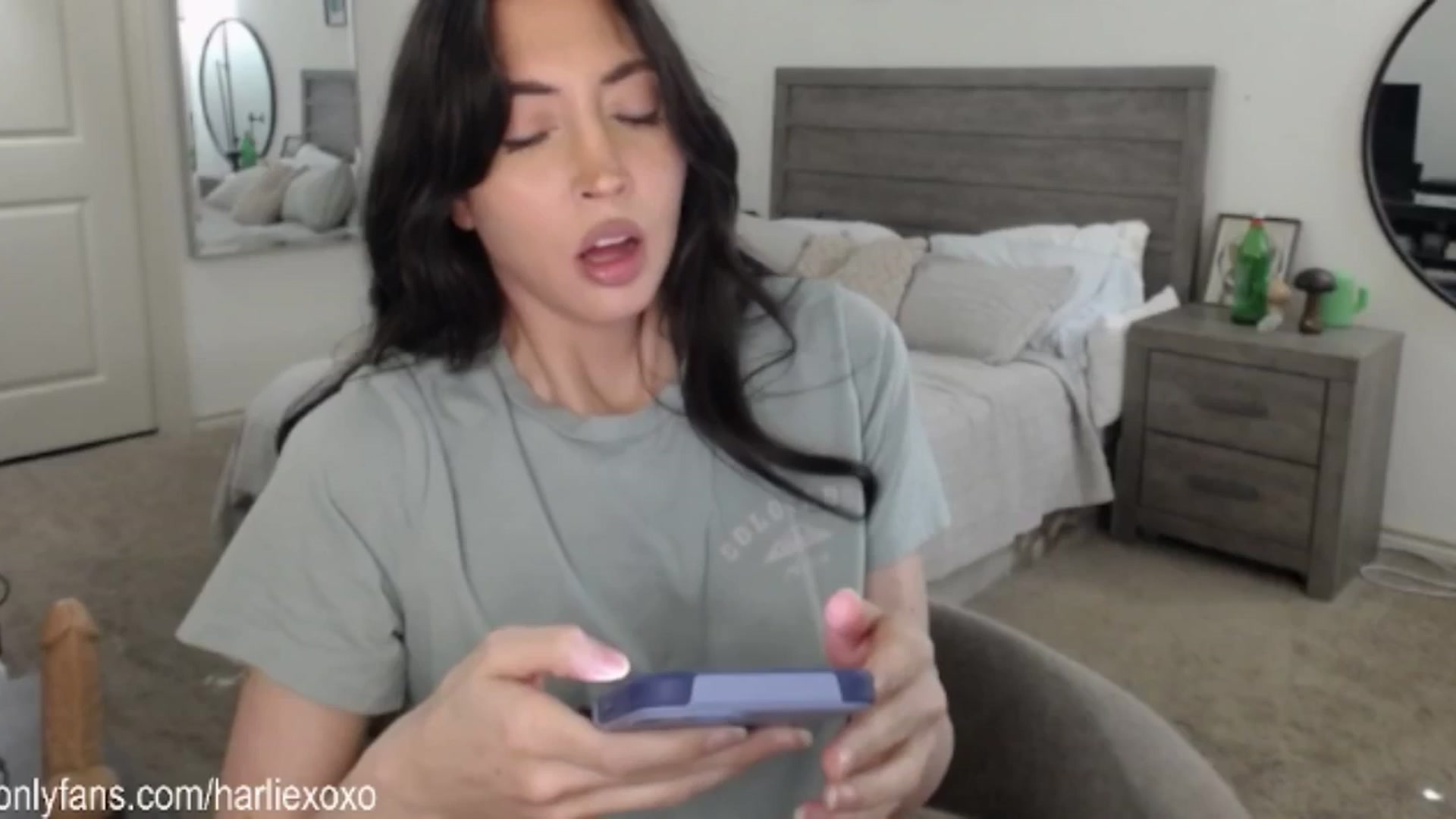 Gallery image thumbnail from SweetHarlie's myfreecams stream on, 03/10/2025, 22:52 image 4 of 20