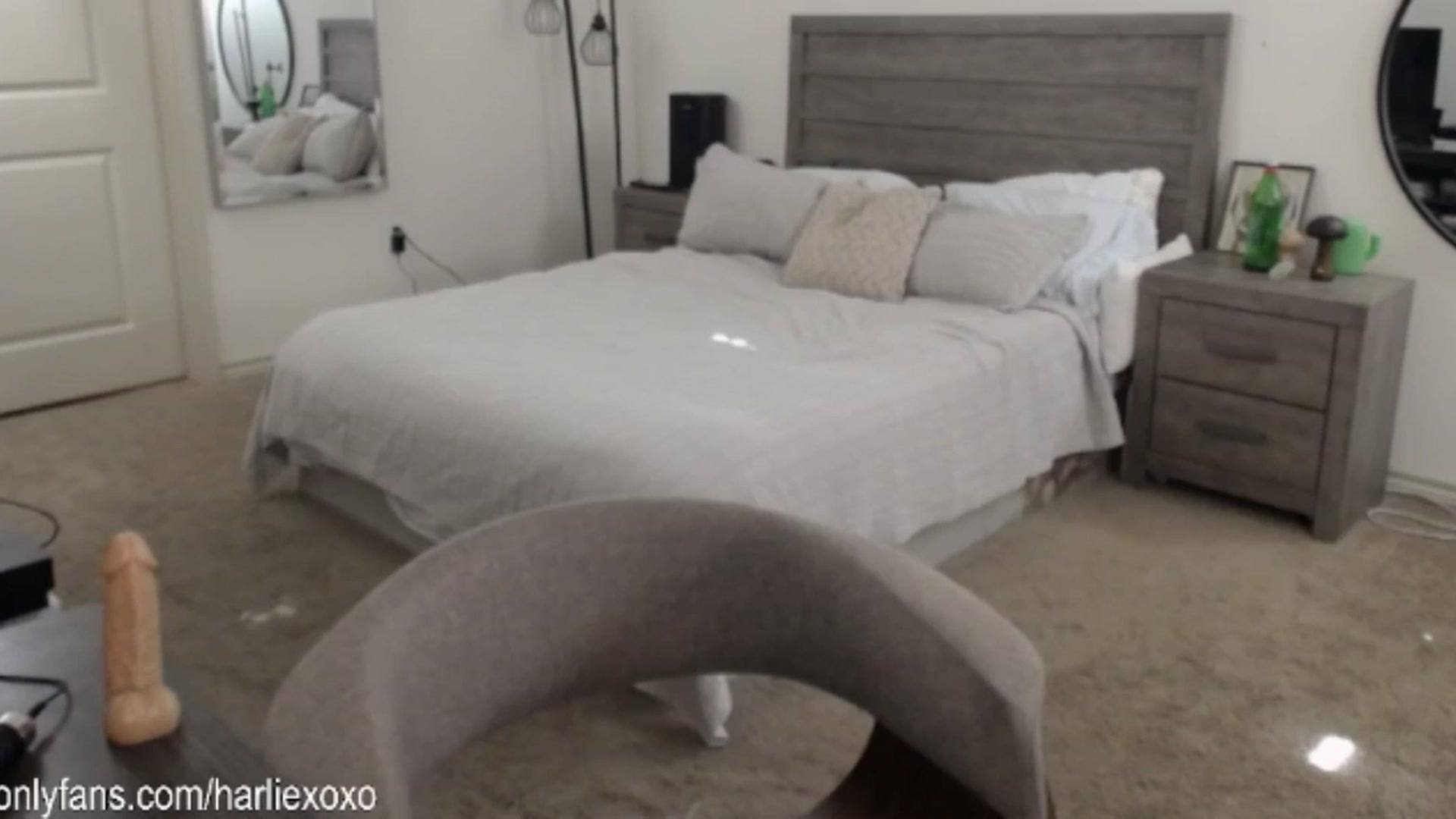 Gallery image thumbnail from SweetHarlie's myfreecams stream on, 03/10/2025, 22:52 image 7 of 20