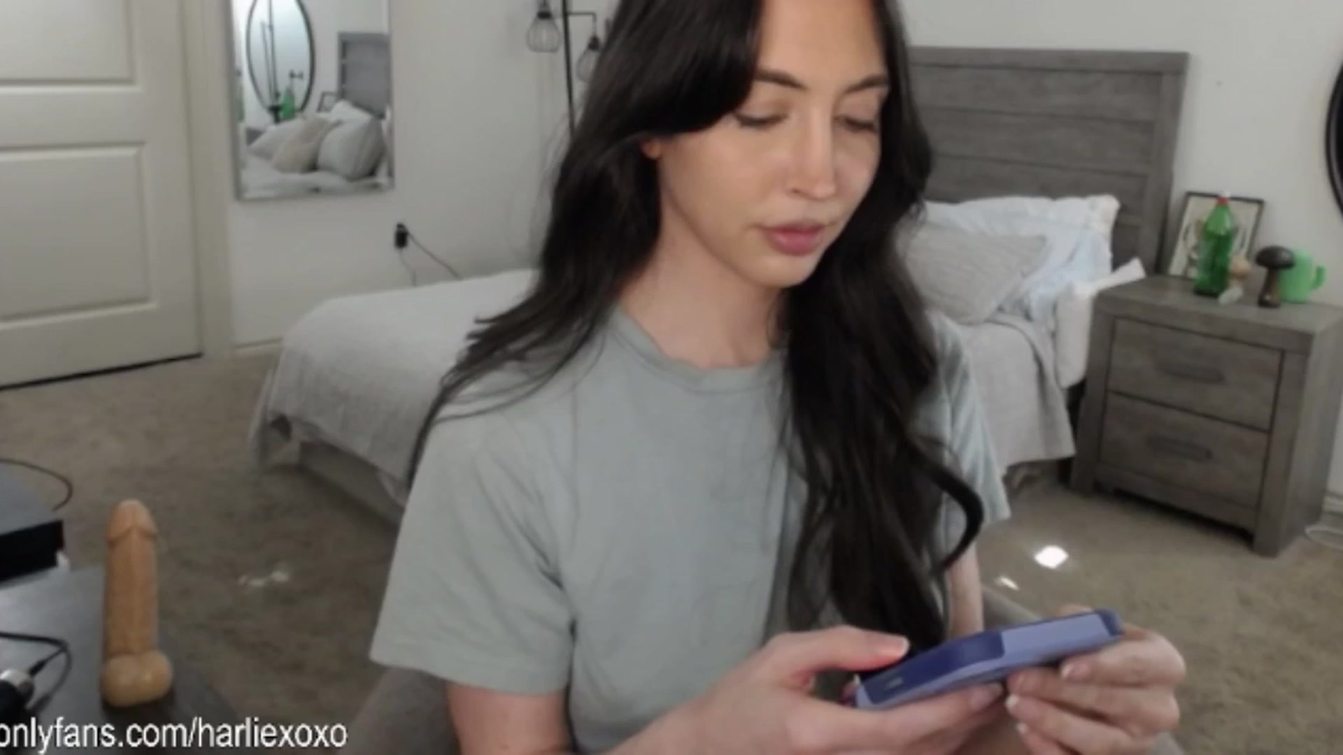 Gallery image thumbnail from SweetHarlie's myfreecams stream on, 03/10/2025, 22:52 image 20 of 20