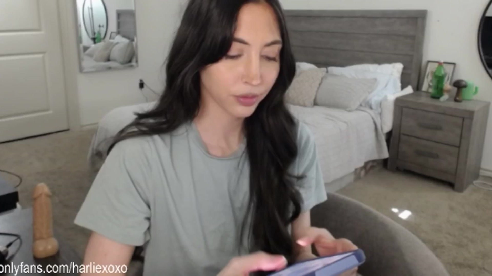 Gallery image thumbnail from SweetHarlie's myfreecams stream on, 03/10/2025, 22:52 image 17 of 20