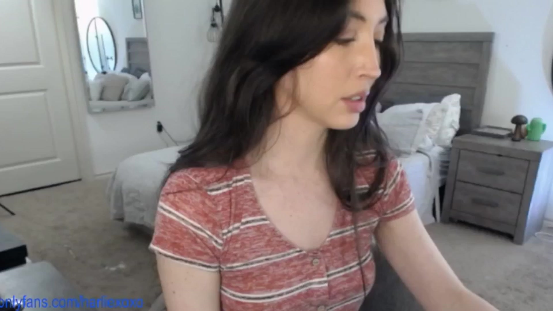 Gallery image thumbnail from SweetHarlie's myfreecams stream on, 03/21/2025, 20:22 image 5 of 20