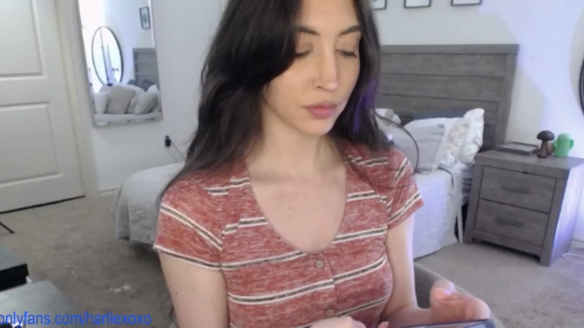 Gallery image thumbnail from SweetHarlie's myfreecams stream on, 03/21/2025, 20:22 image 14 of 20