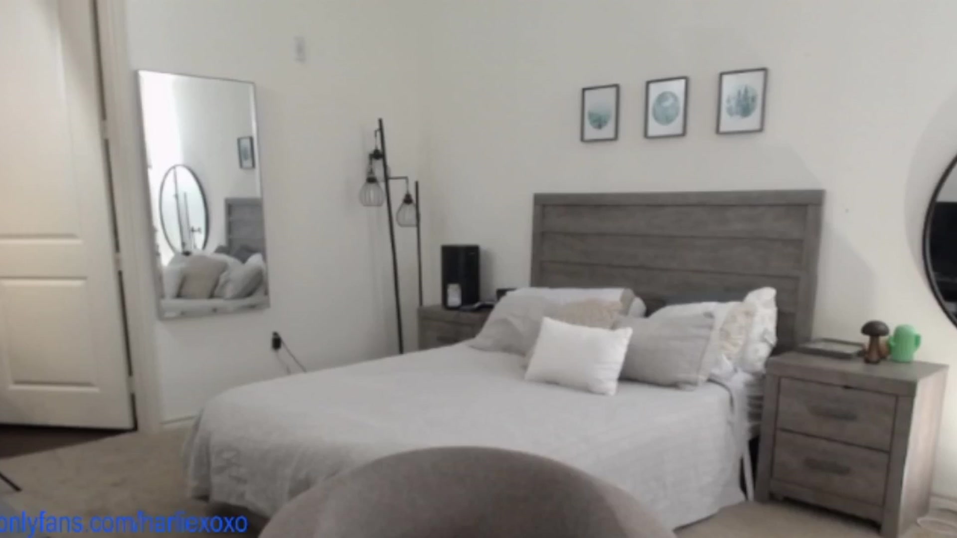 Gallery image thumbnail from SweetHarlie's myfreecams stream on, 03/21/2025, 20:22 image 20 of 20
