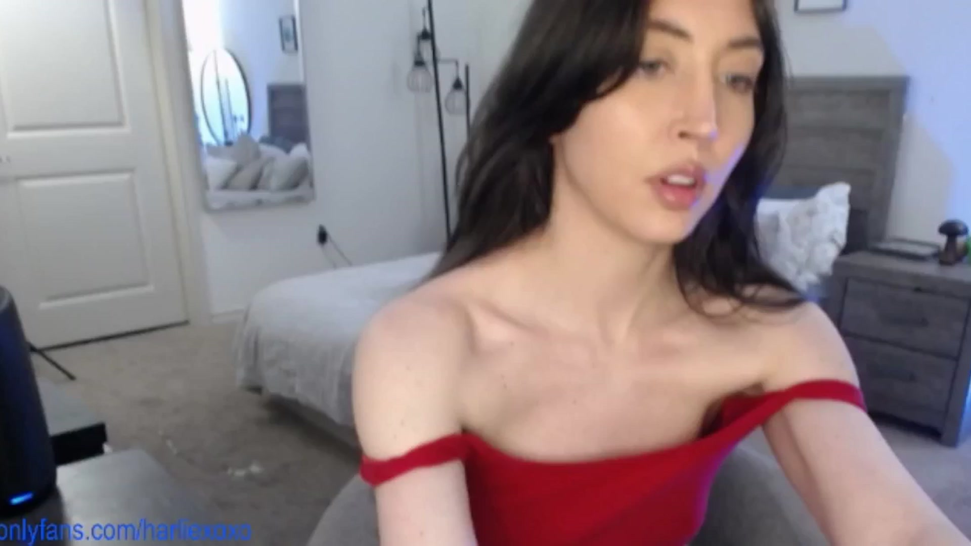 Gallery image thumbnail from SweetHarlie's myfreecams stream on, 03/21/2025, 22:47 image 16 of 20