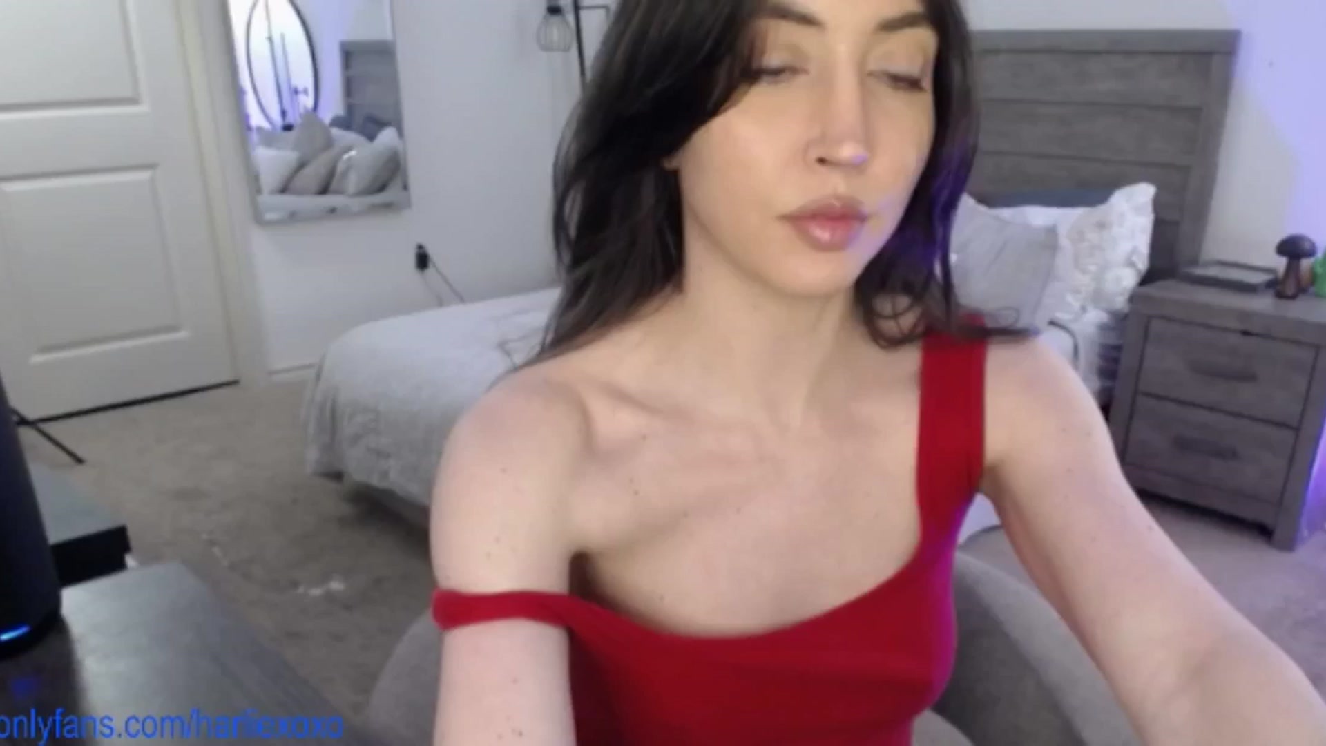 Gallery image thumbnail from SweetHarlie's myfreecams stream on, 03/21/2025, 22:47 image 6 of 20