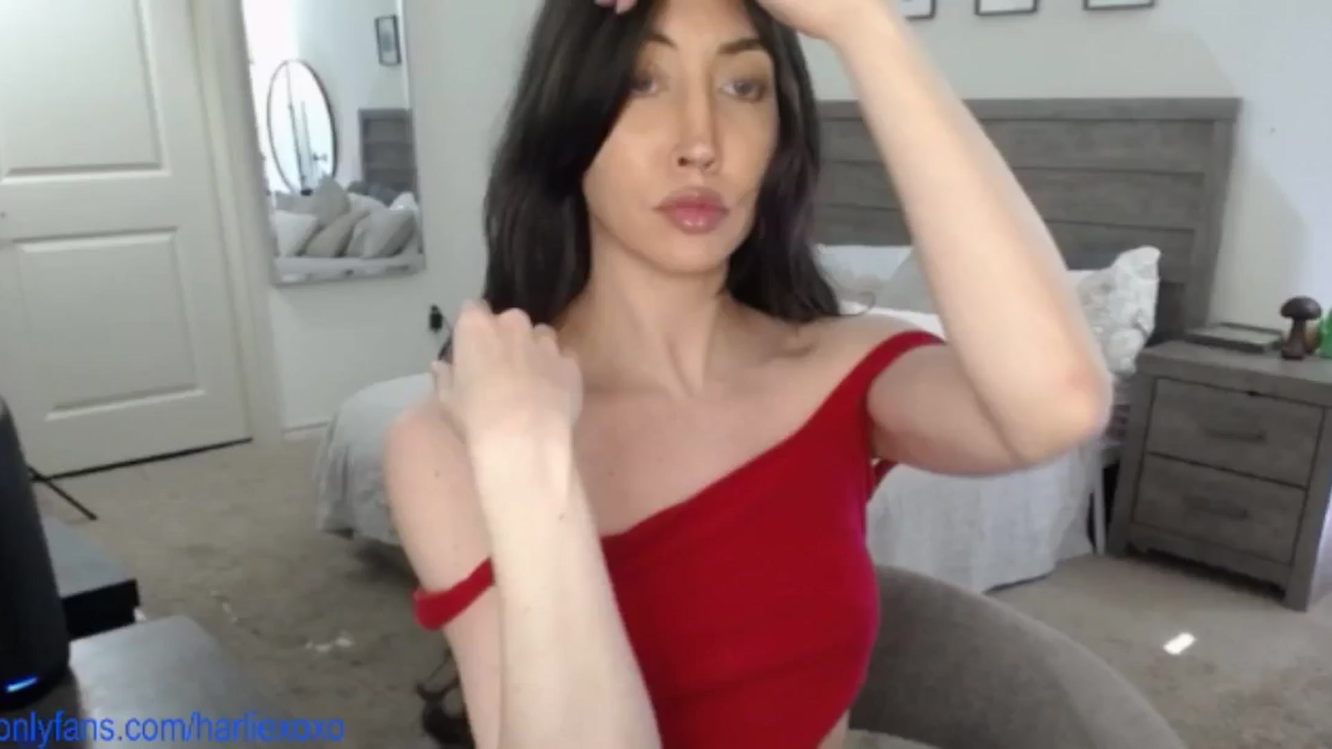 Gallery image thumbnail from SweetHarlie's myfreecams stream on, 03/21/2025, 22:47 image 15 of 20