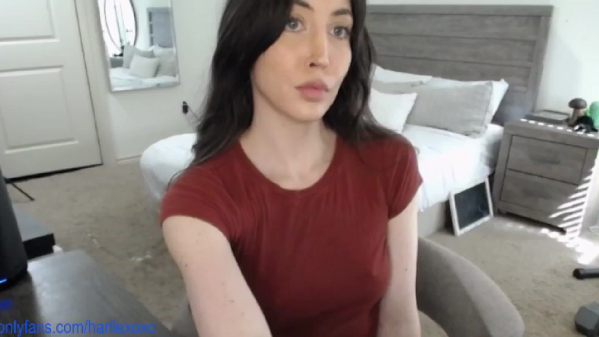 Gallery image thumbnail from SweetHarlie's myfreecams stream on, 03/24/2025, 21:52 image 17 of 20