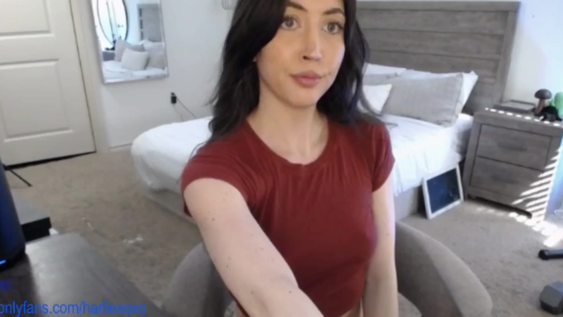 Gallery image thumbnail from SweetHarlie's myfreecams stream on, 03/24/2025, 21:52 image 15 of 20