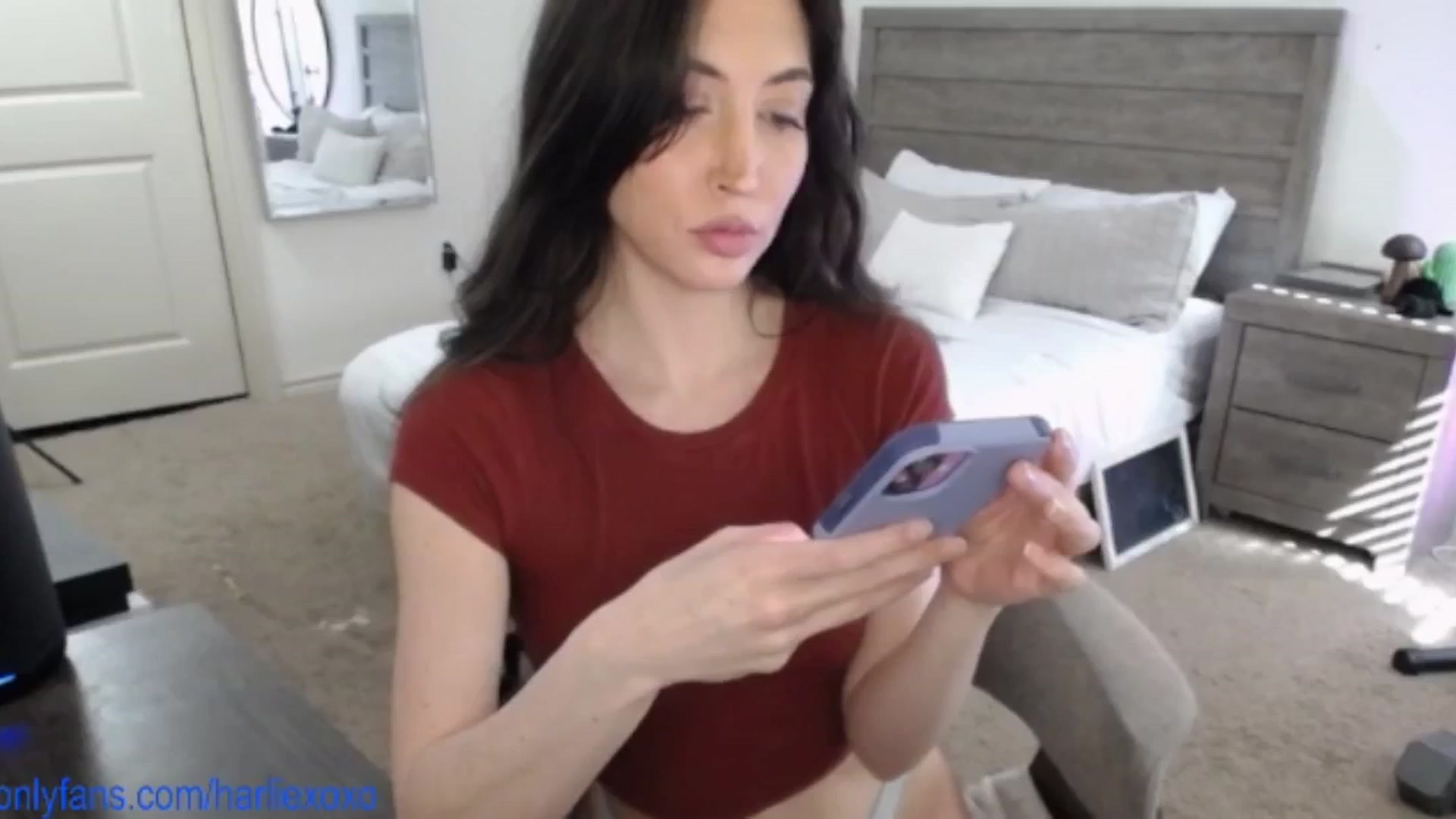 Gallery image thumbnail from SweetHarlie's myfreecams stream on, 03/24/2025, 21:52 image 11 of 20