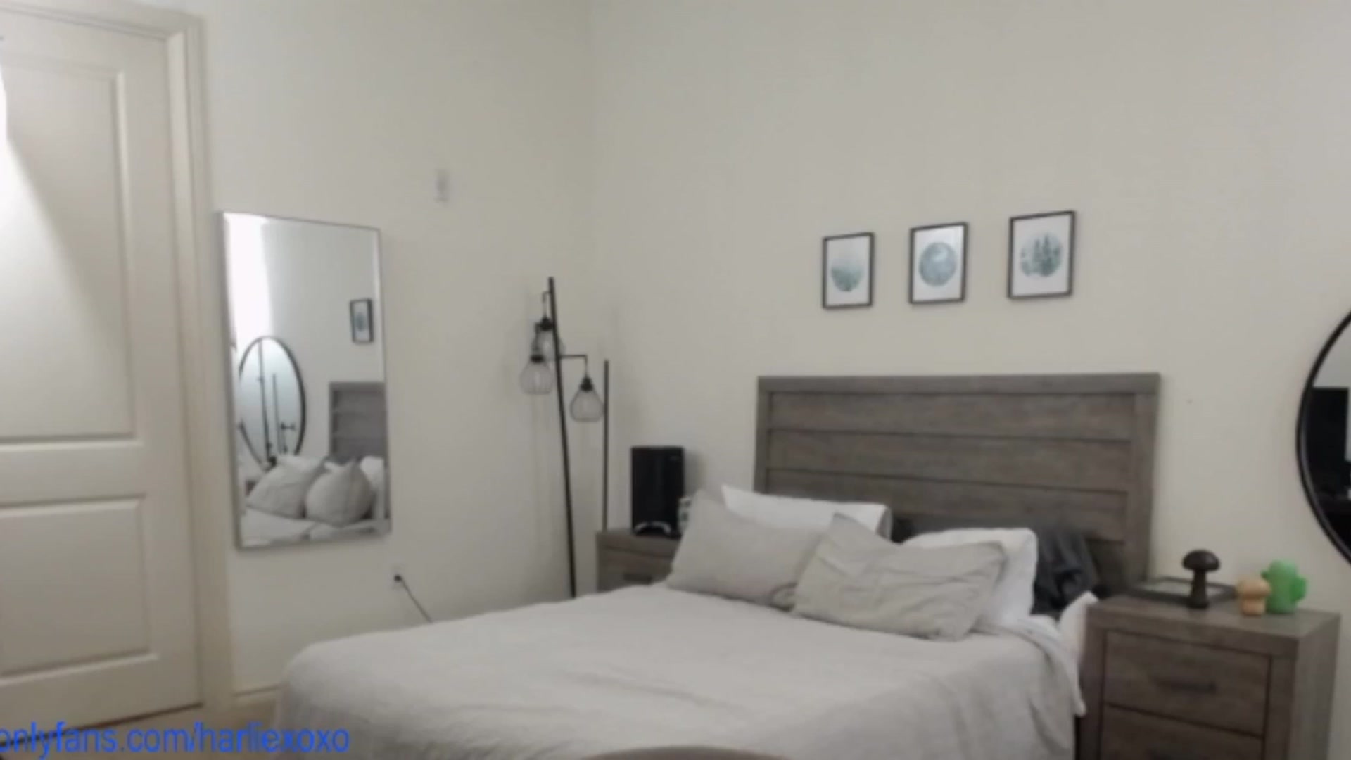Gallery image thumbnail from SweetHarlie's myfreecams stream on, 04/04/2025, 22:11 image 20 of 20