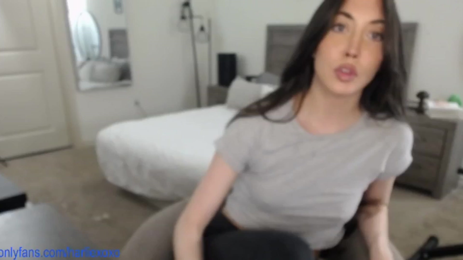 Gallery image thumbnail from SweetHarlie's myfreecams stream on, 04/09/2025, 21:38 image 8 of 20