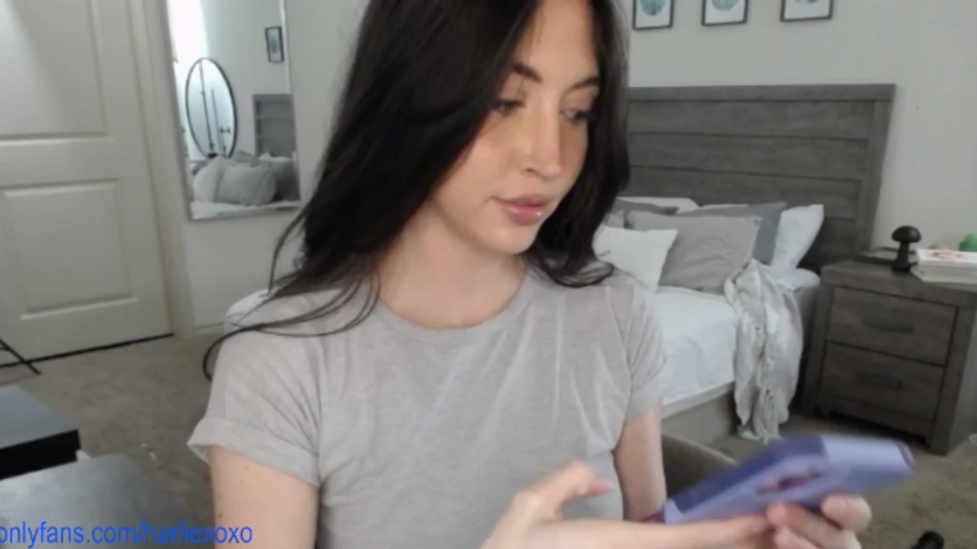 Gallery image thumbnail from SweetHarlie's myfreecams stream on, 04/09/2025, 21:38 image 3 of 20