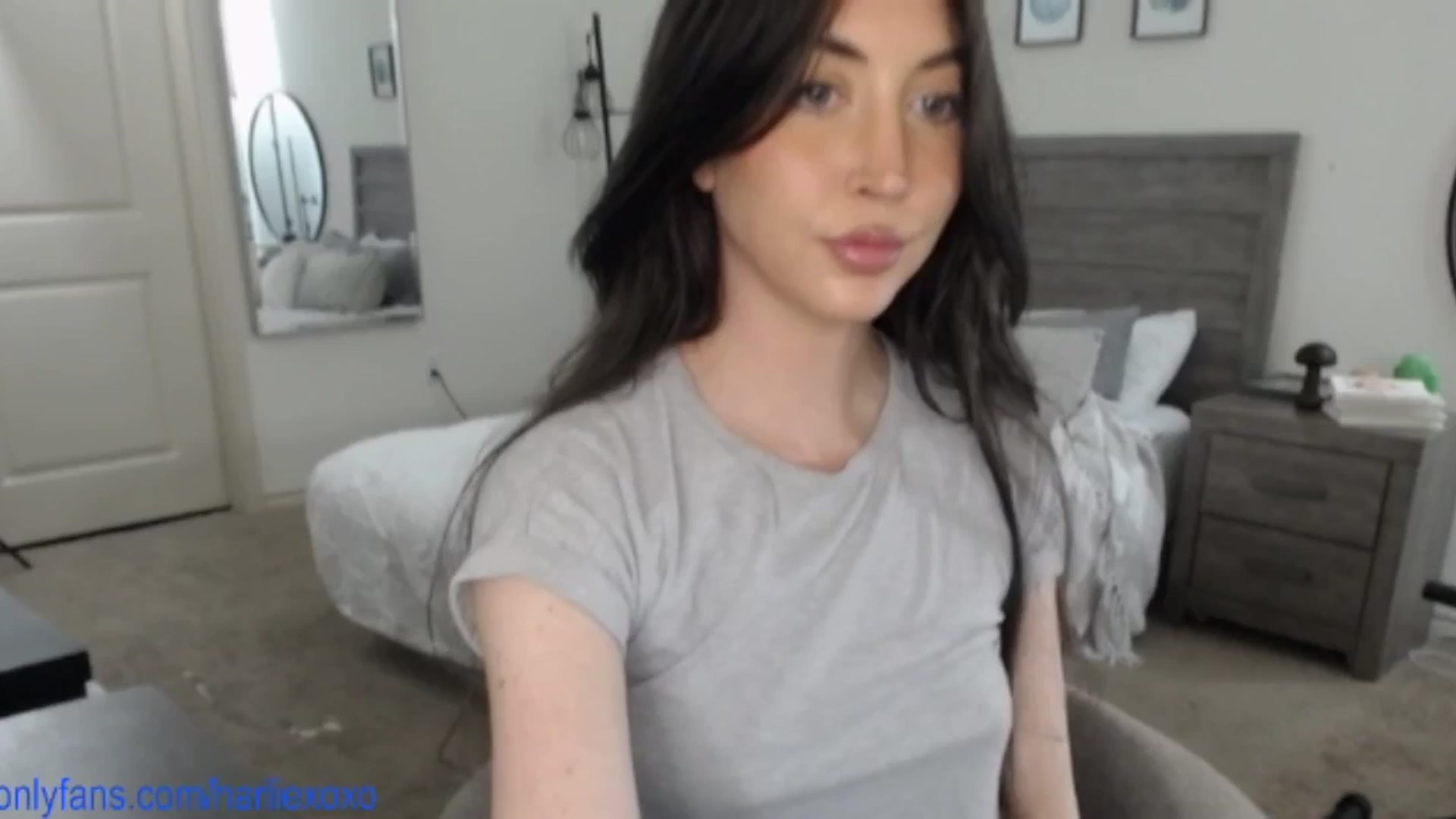Gallery image thumbnail from SweetHarlie's myfreecams stream on, 04/09/2025, 21:38 image 15 of 20