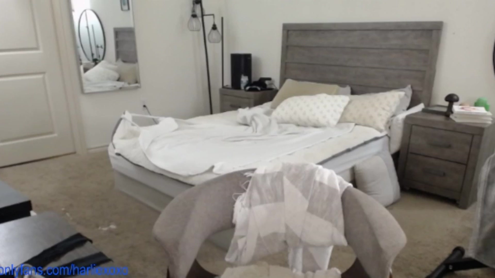 Gallery image thumbnail from SweetHarlie's myfreecams stream on, 04/13/2025, 02:07 image 14 of 20