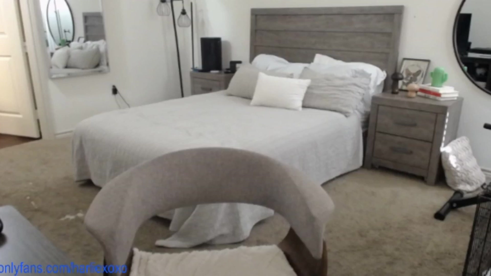 Gallery image thumbnail from SweetHarlie's myfreecams stream on, 04/22/2025, 20:51 image 20 of 20