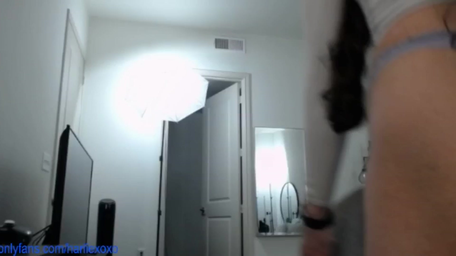 Gallery image thumbnail from SweetHarlie's myfreecams stream on, 04/22/2025, 20:51 image 12 of 20