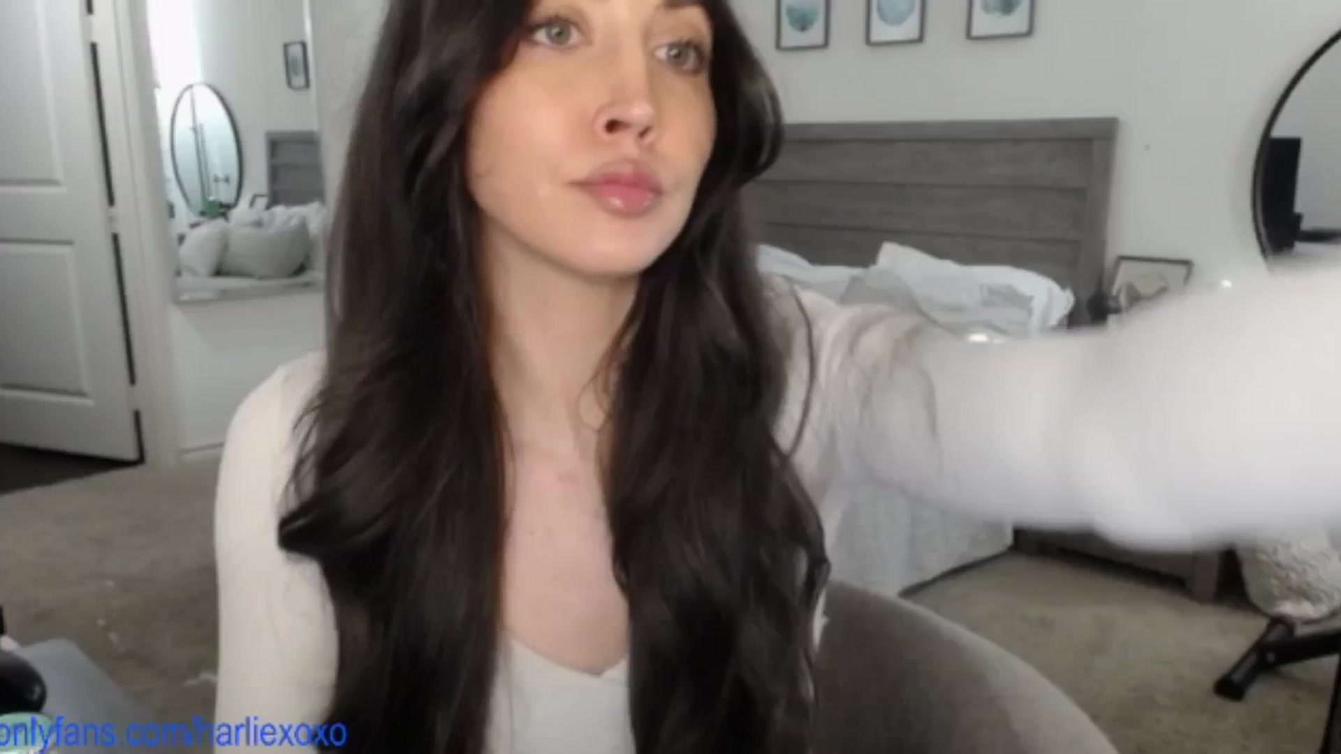Gallery image thumbnail from SweetHarlie's myfreecams stream on, 04/22/2025, 22:52 image 16 of 20