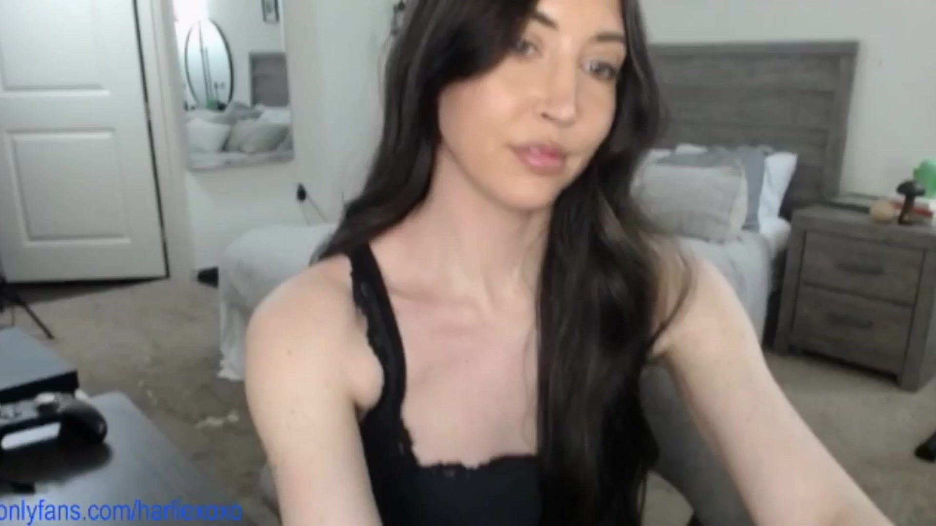 Gallery image thumbnail from SweetHarlie's myfreecams stream on, 04/24/2025, 22:45 image 20 of 20