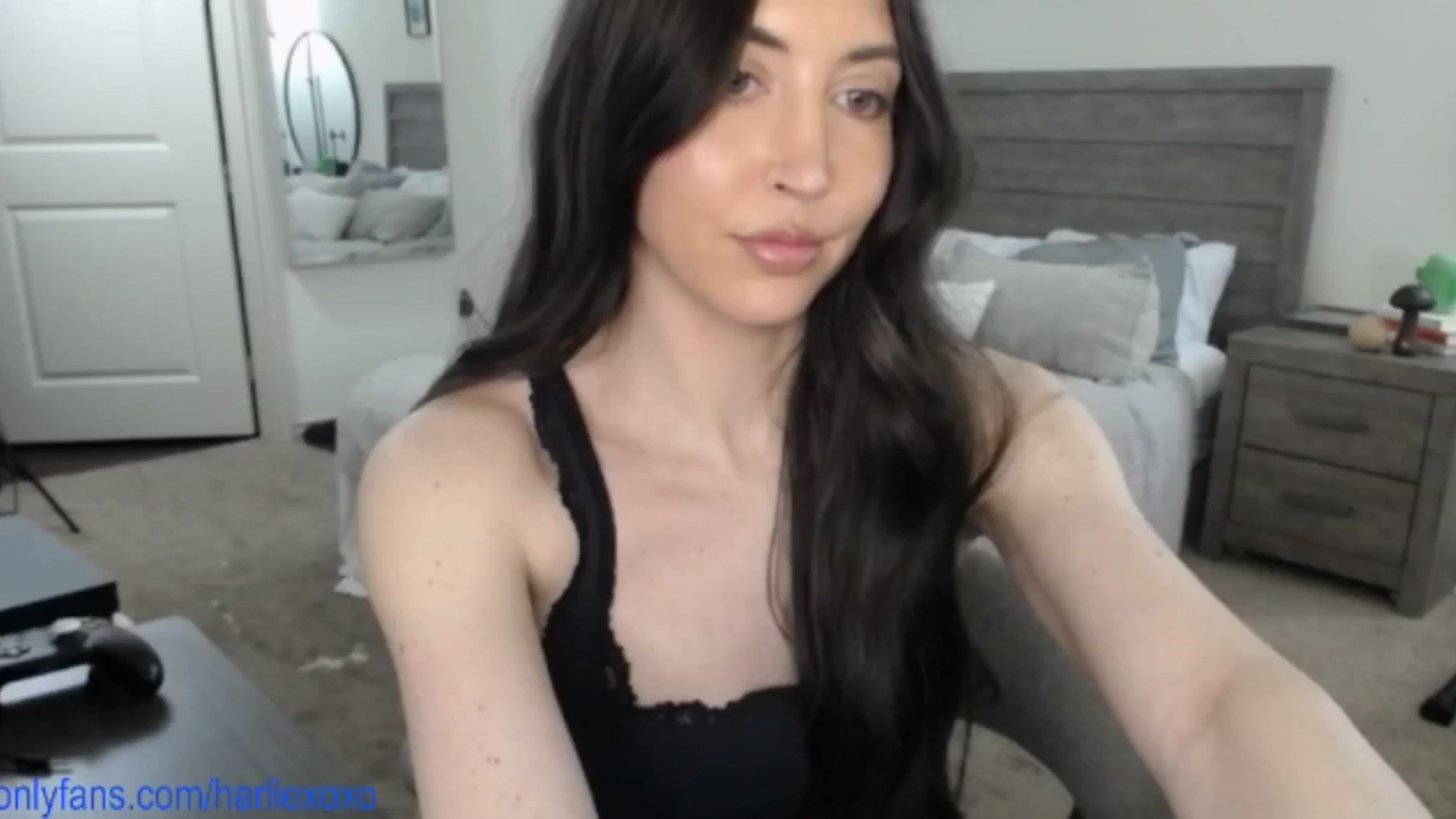 Gallery image thumbnail from SweetHarlie's myfreecams stream on, 04/24/2025, 22:45 image 19 of 20