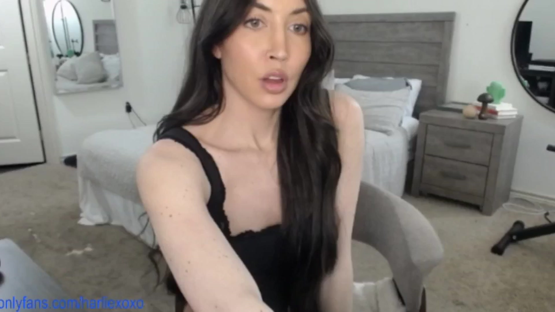 Gallery image thumbnail from SweetHarlie's myfreecams stream on, 04/24/2025, 23:42 image 16 of 20