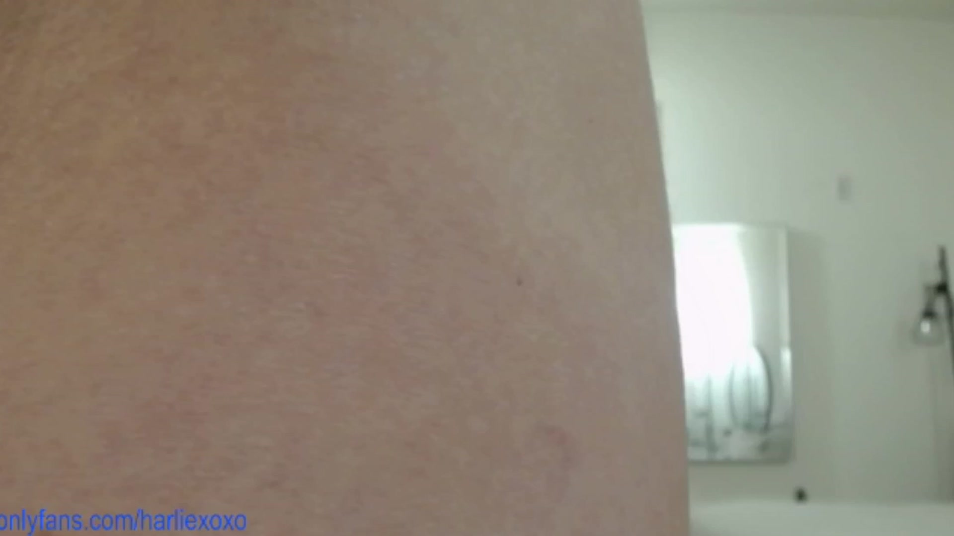 Gallery image thumbnail from SweetHarlie's myfreecams stream on, 04/28/2025, 19:34 image 12 of 20