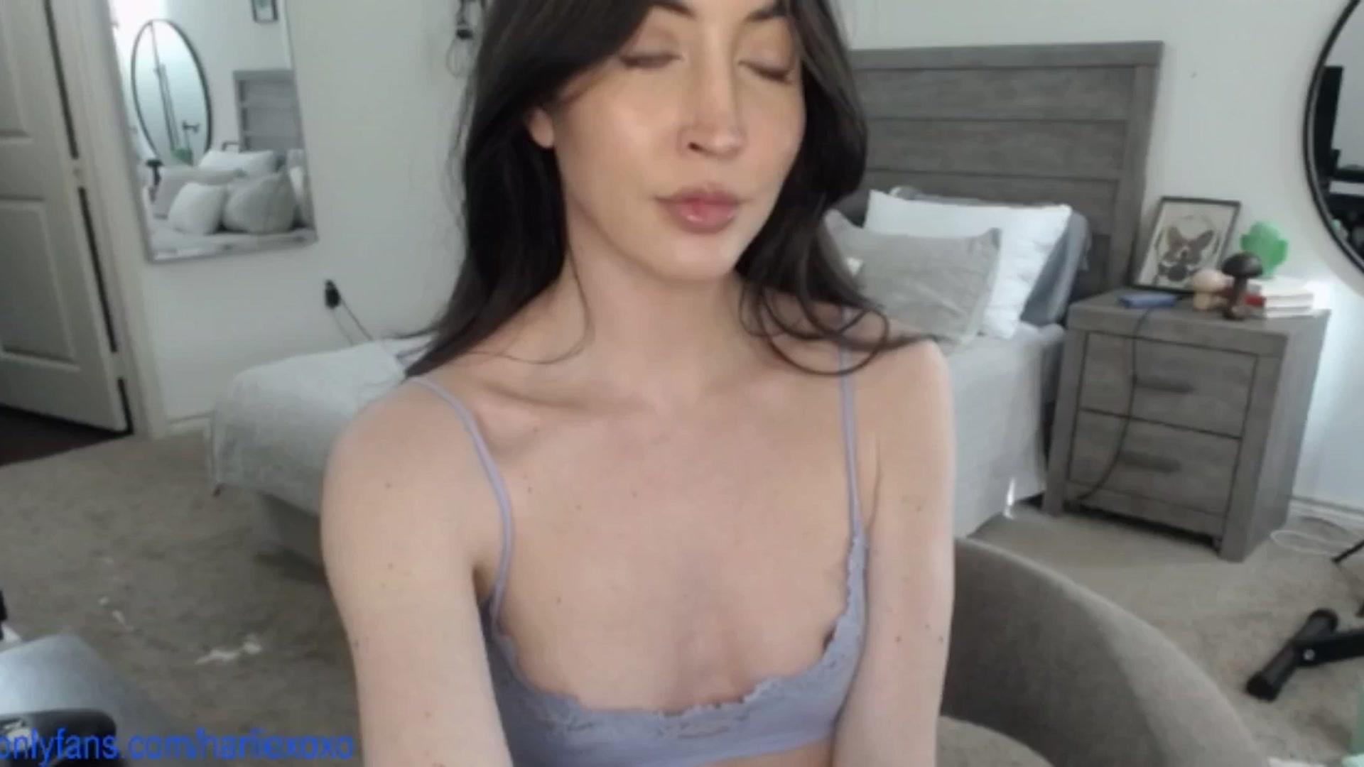 Gallery image thumbnail from SweetHarlie's myfreecams stream on, 05/08/2025, 22:10 image 13 of 20