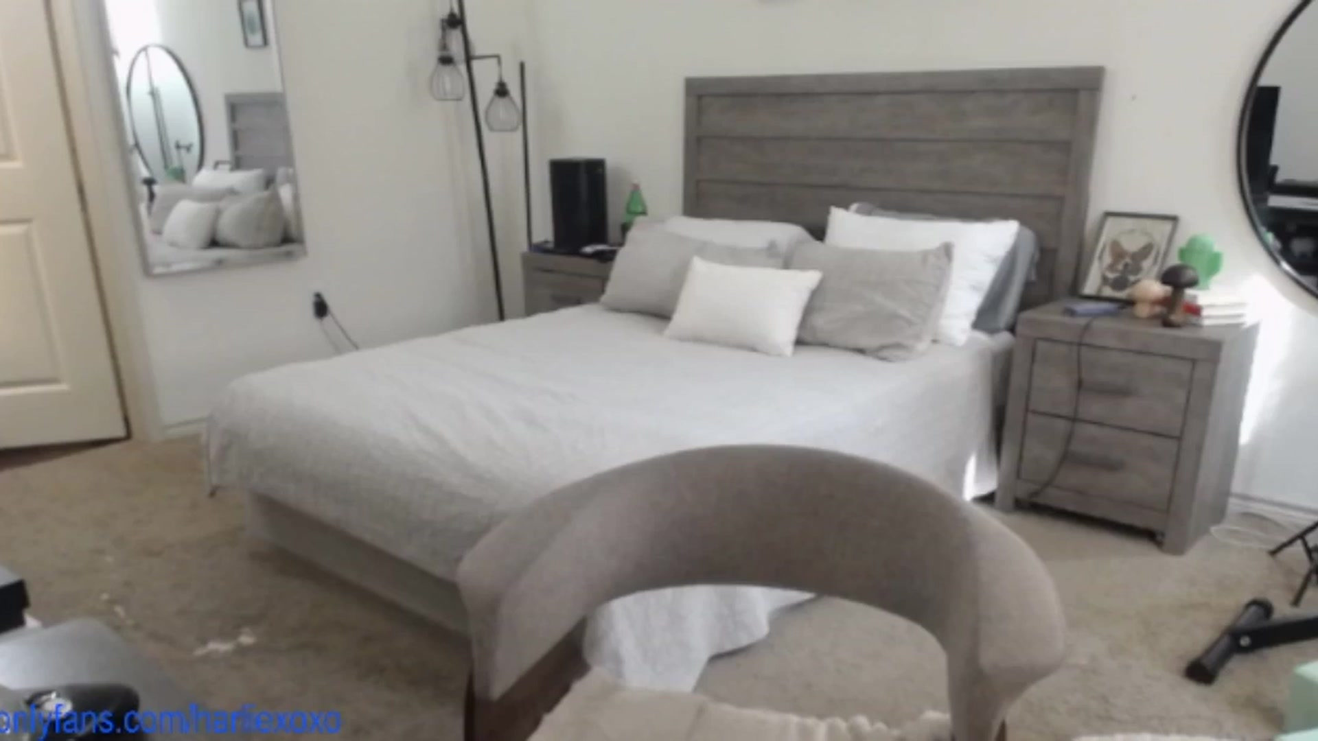 Gallery image thumbnail from SweetHarlie's myfreecams stream on, 05/08/2025, 22:10 image 14 of 20