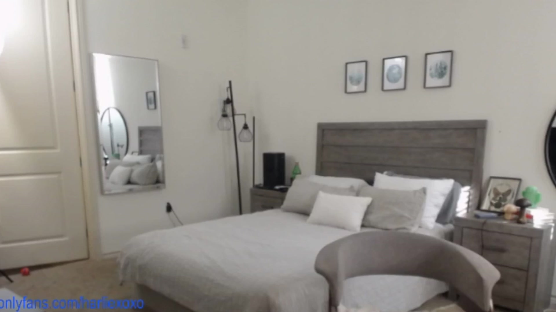 Gallery image thumbnail from SweetHarlie's myfreecams stream on, 05/08/2025, 22:41 image 15 of 20