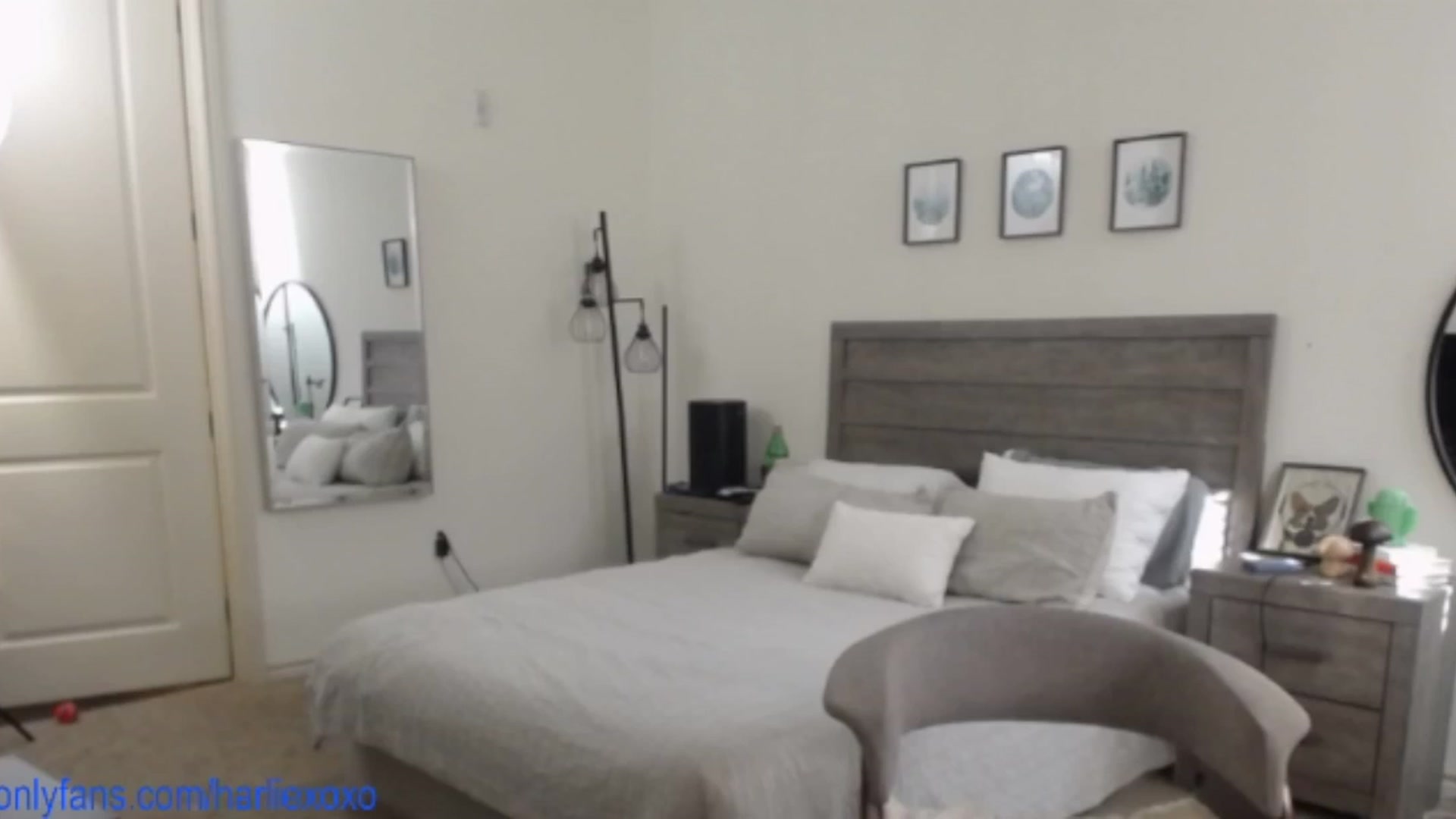 Gallery image thumbnail from SweetHarlie's myfreecams stream on, 05/08/2025, 22:41 image 13 of 20