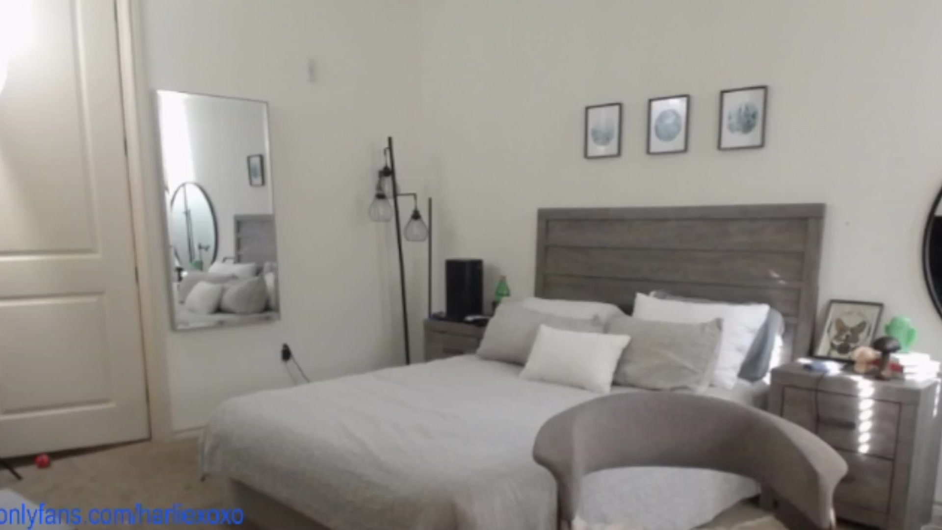 Gallery image thumbnail from SweetHarlie's myfreecams stream on, 05/08/2025, 22:41 image 3 of 20
