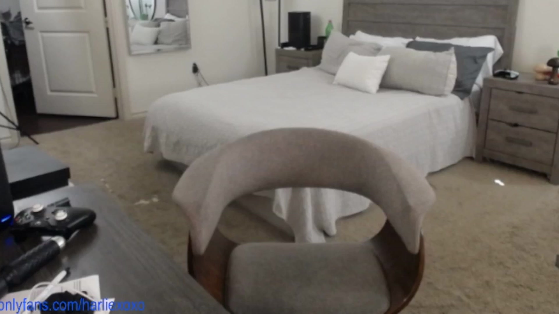 Gallery image thumbnail from SweetHarlie's myfreecams stream on, 05/27/2025, 22:52 image 5 of 20