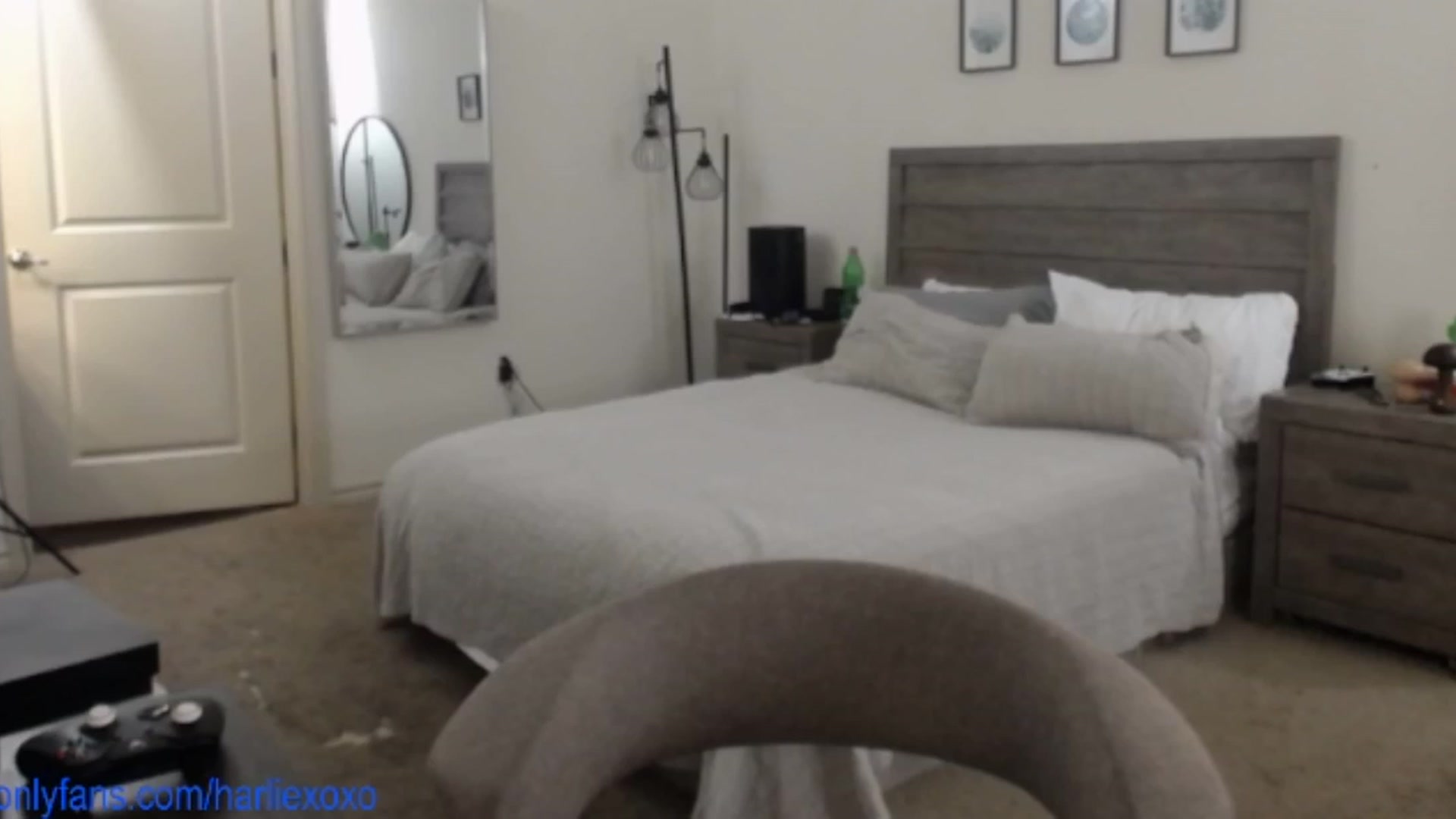 Gallery image thumbnail from SweetHarlie's myfreecams stream on, 05/28/2025, 22:48 image 3 of 20
