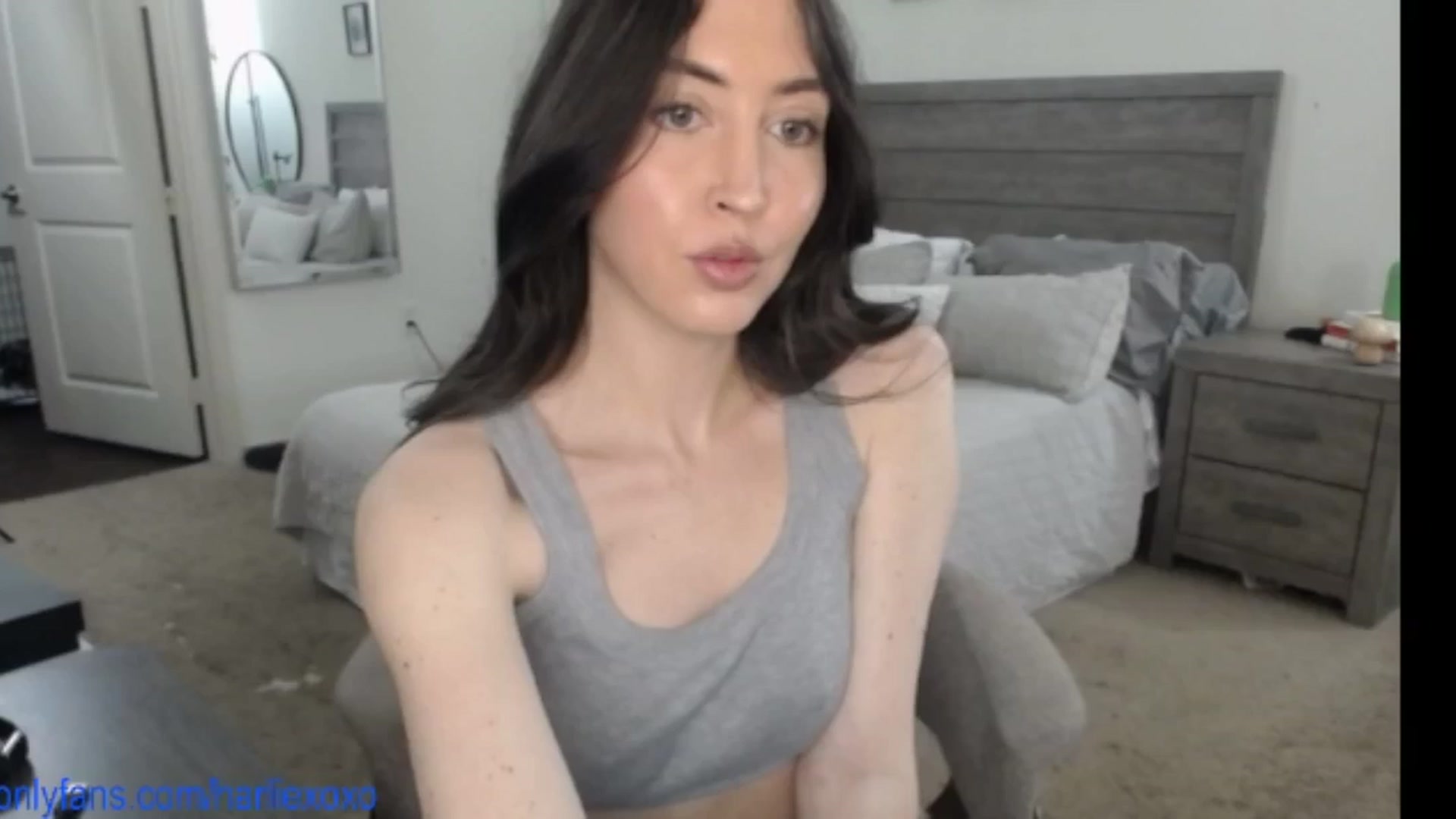 Gallery image thumbnail from SweetHarlie's myfreecams stream on, 06/13/2025, 20:28 image 10 of 20