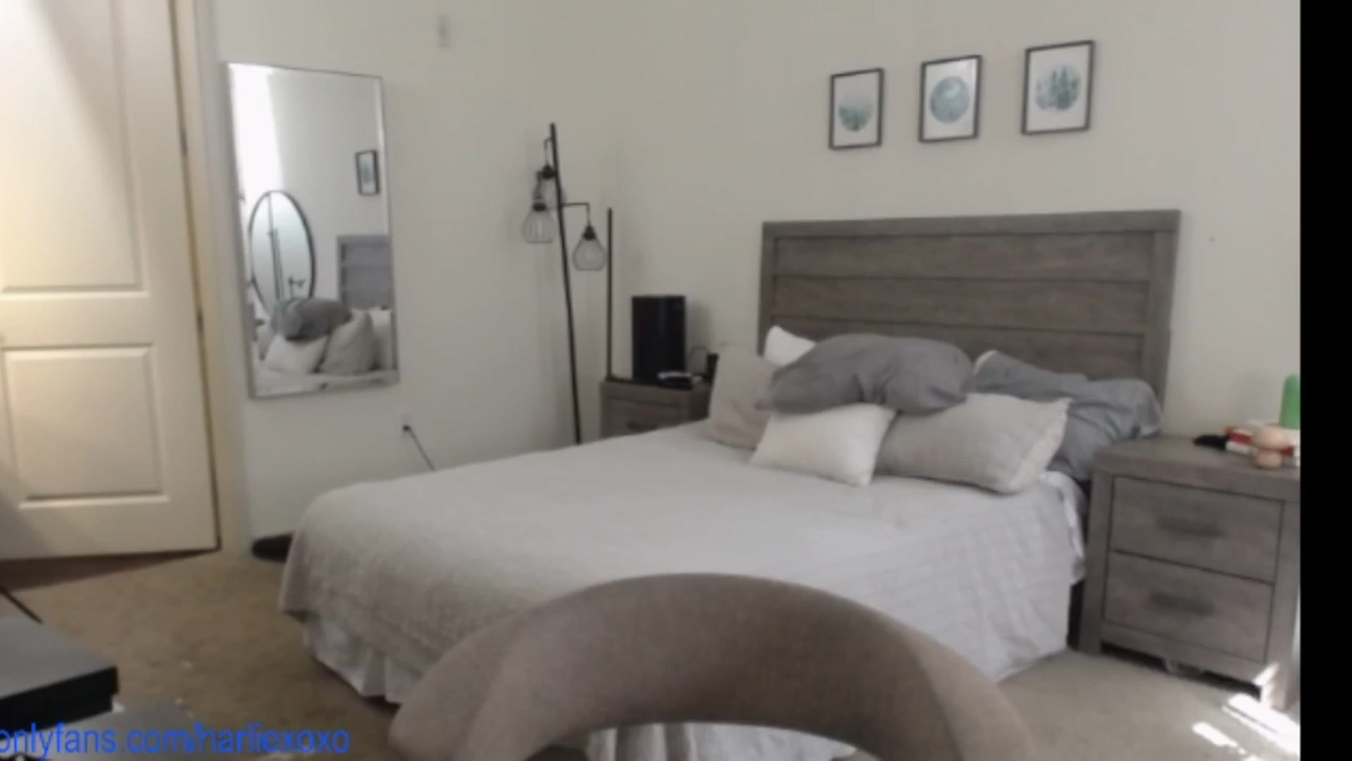 Gallery image thumbnail from SweetHarlie's myfreecams stream on, 06/13/2025, 22:04 image 2 of 20